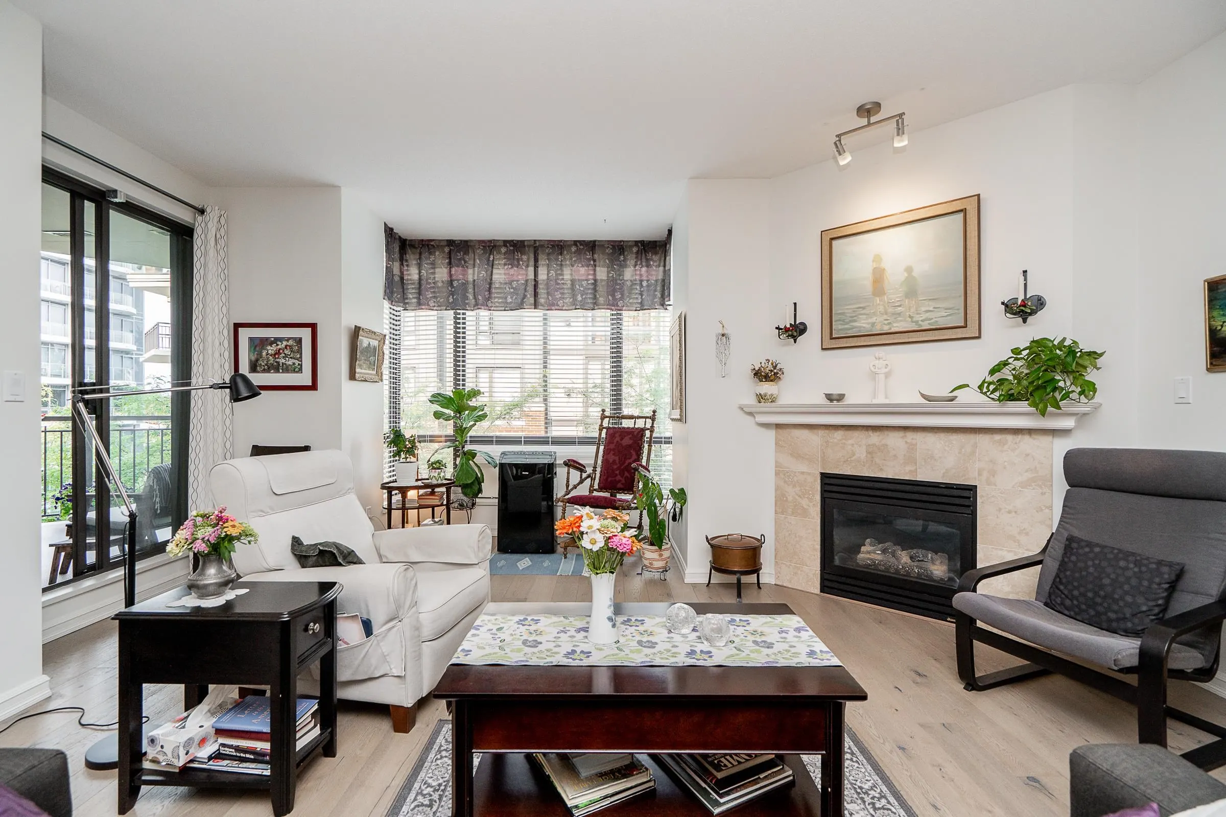 1551 Foster Street #403