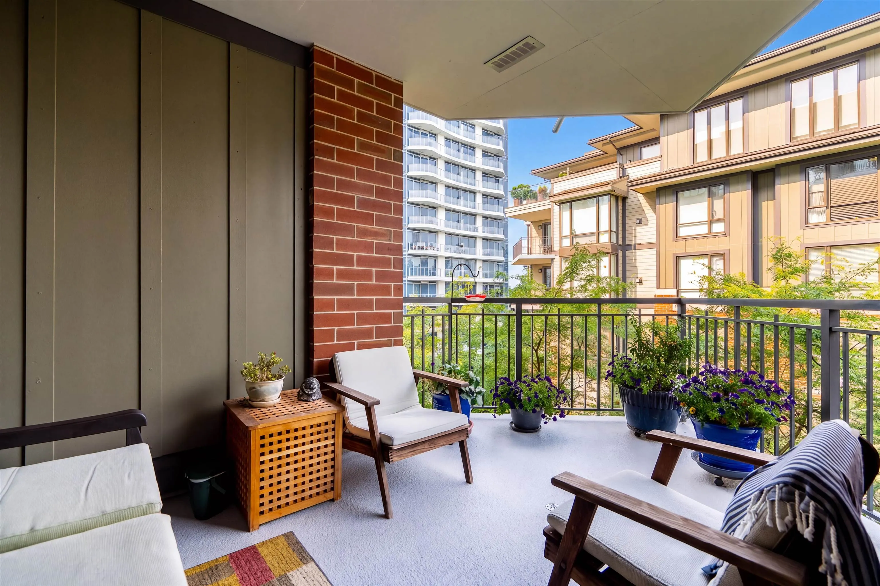 1551 Foster Street #403