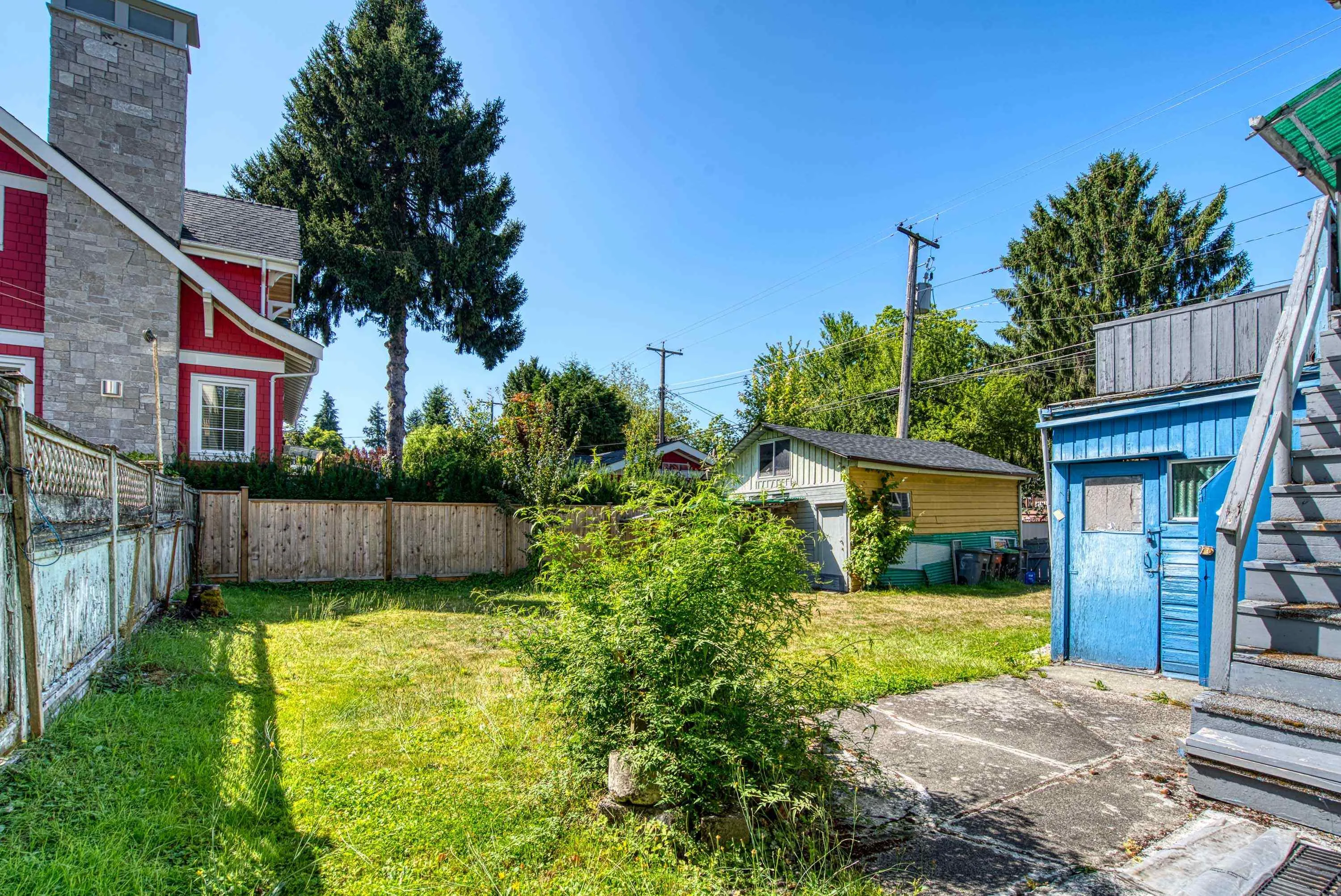 2675 Mackenzie Street