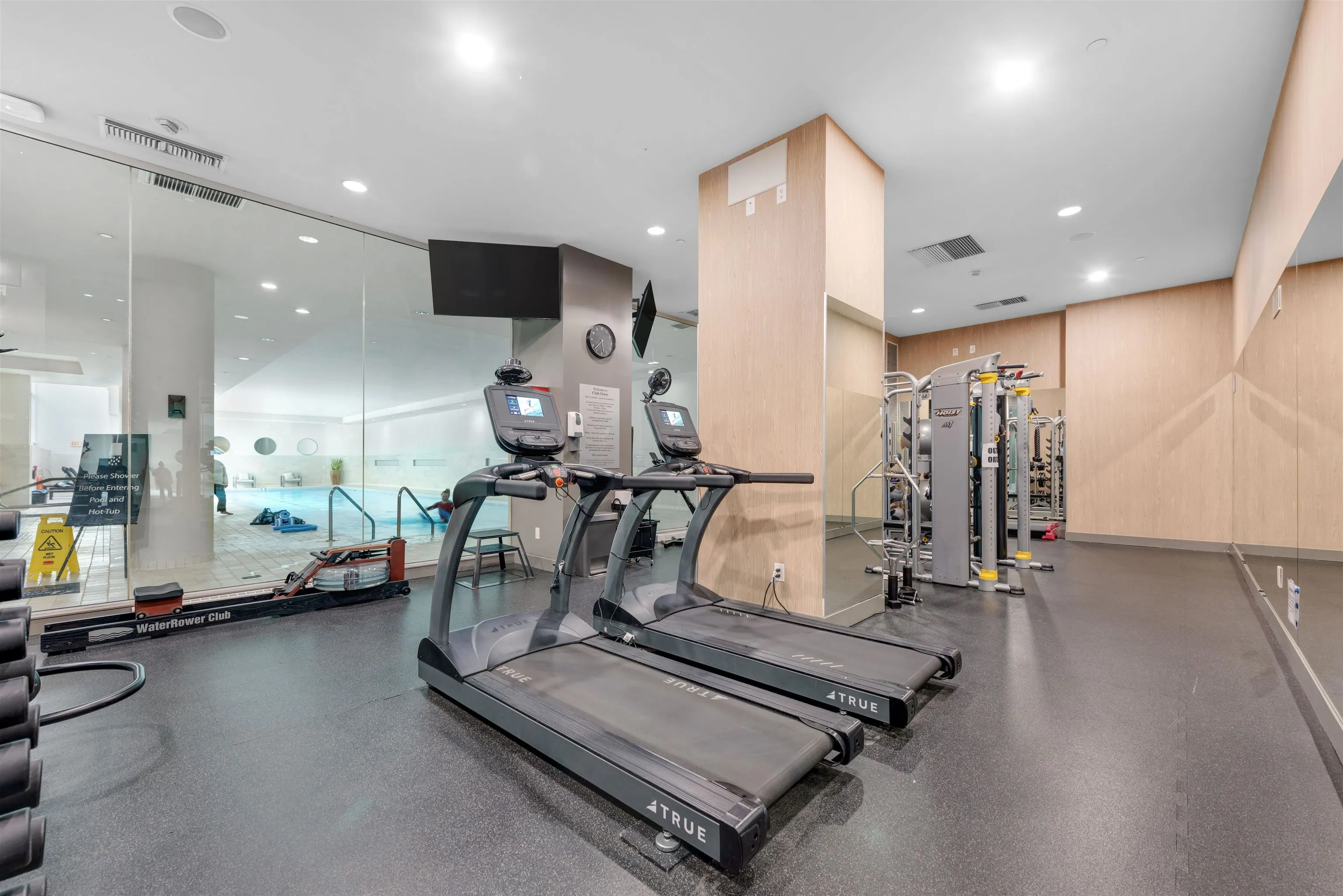 633 Kinghorne Mews #605