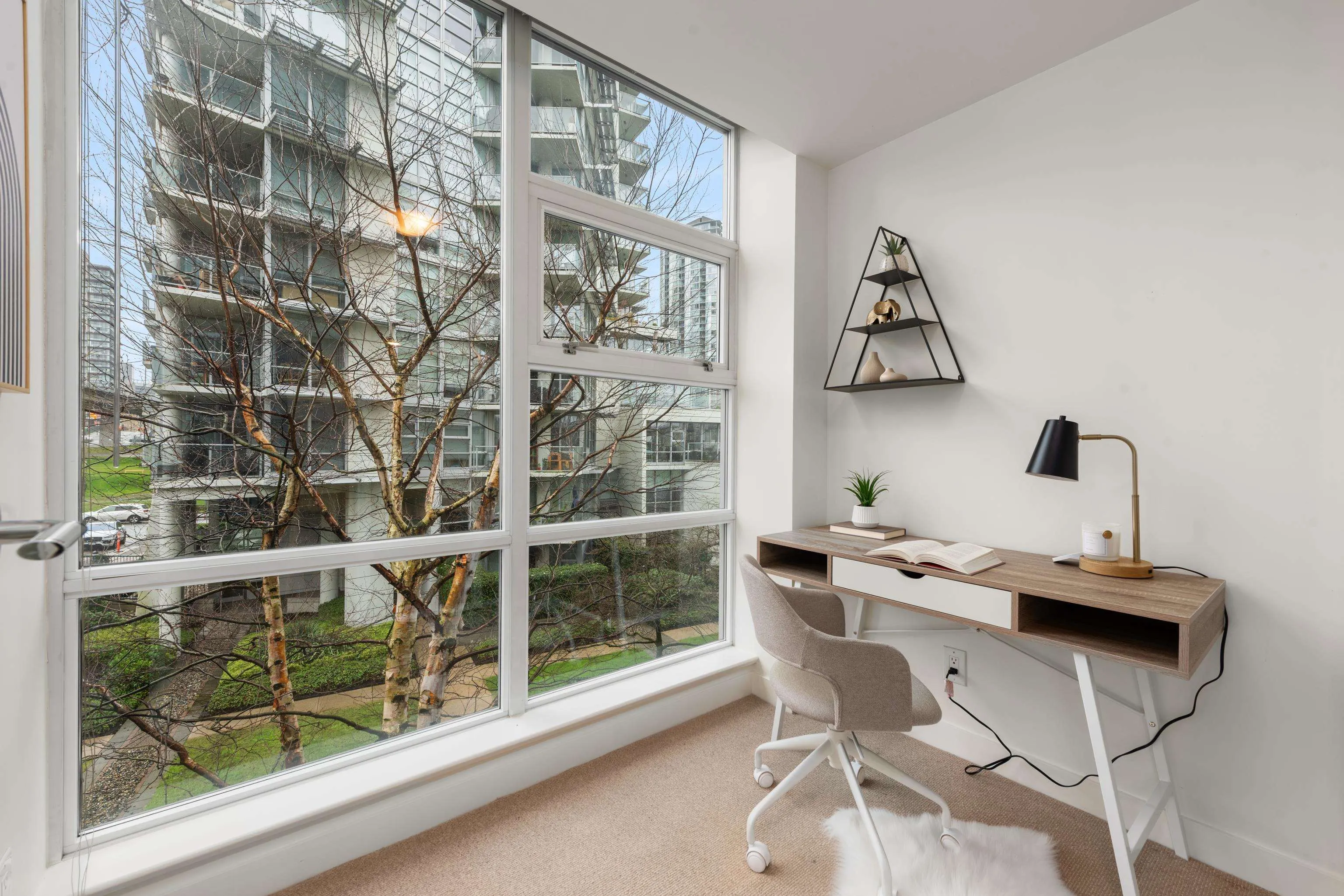 633 Kinghorne Mews #605