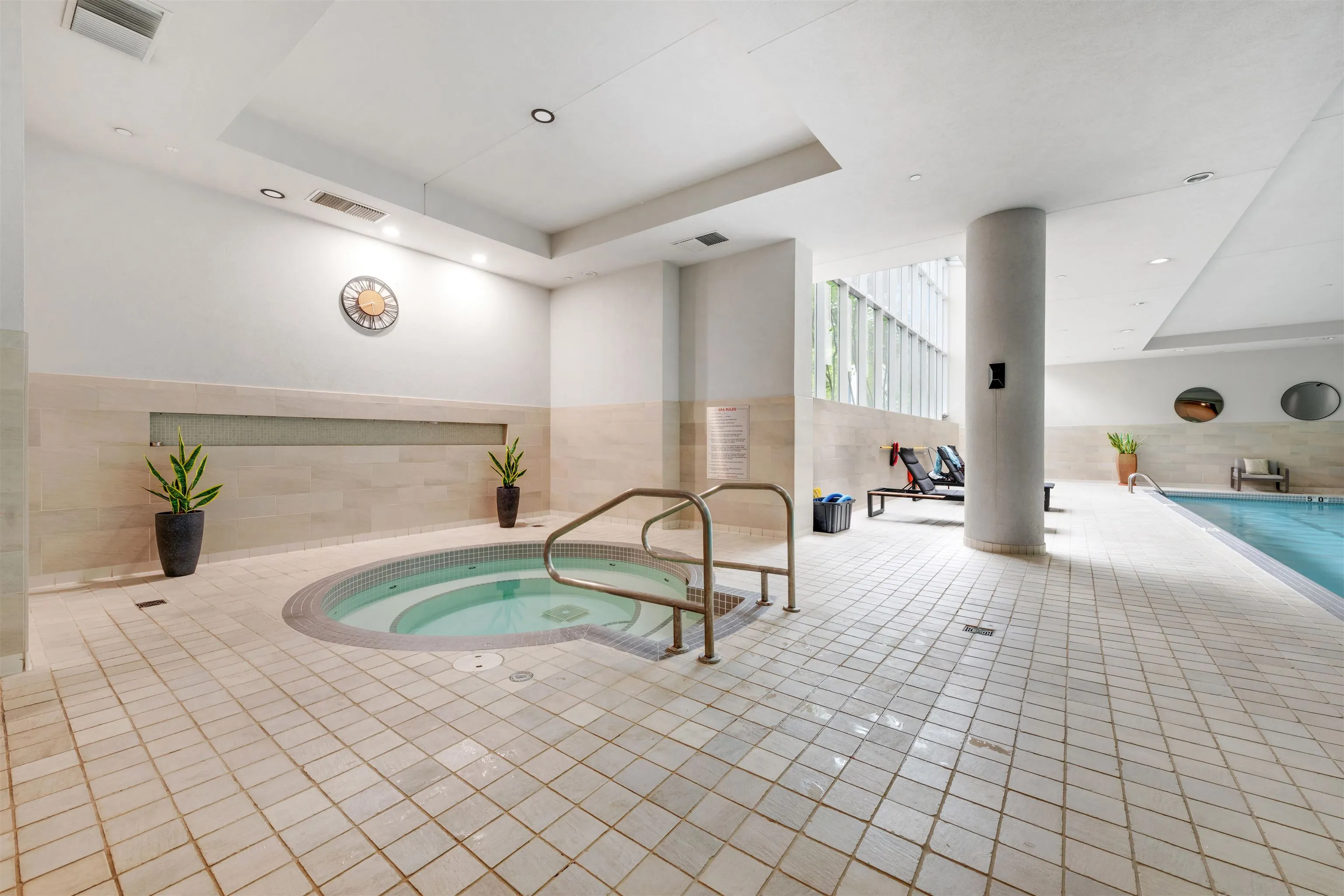 633 Kinghorne Mews #605