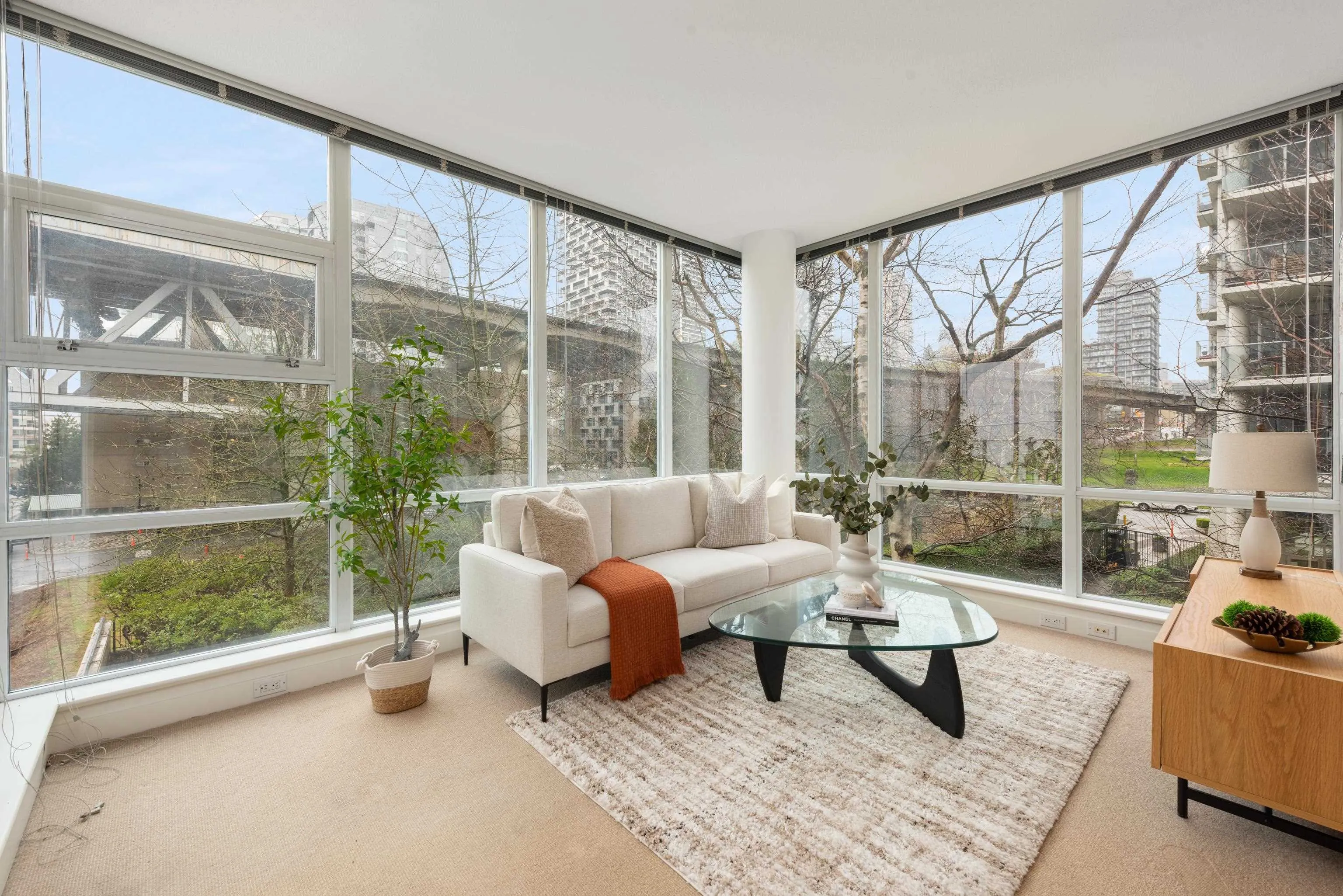 633 Kinghorne Mews #605