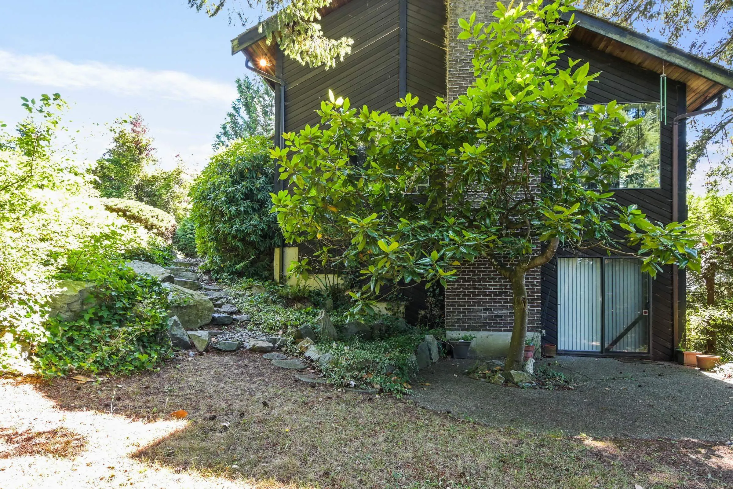 2704 St. Moritz Way