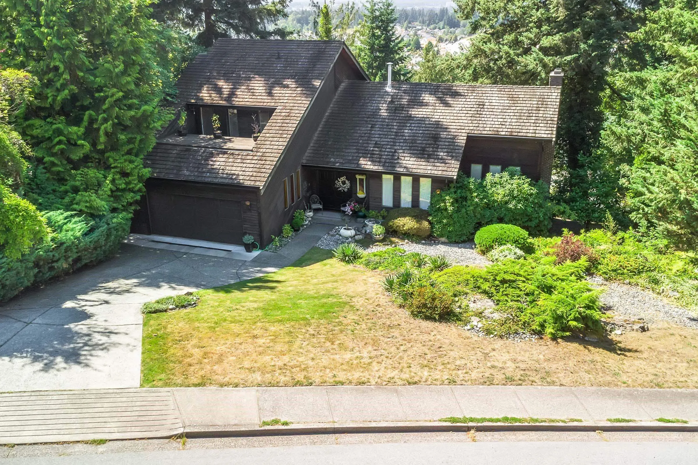 2704 St. Moritz Way