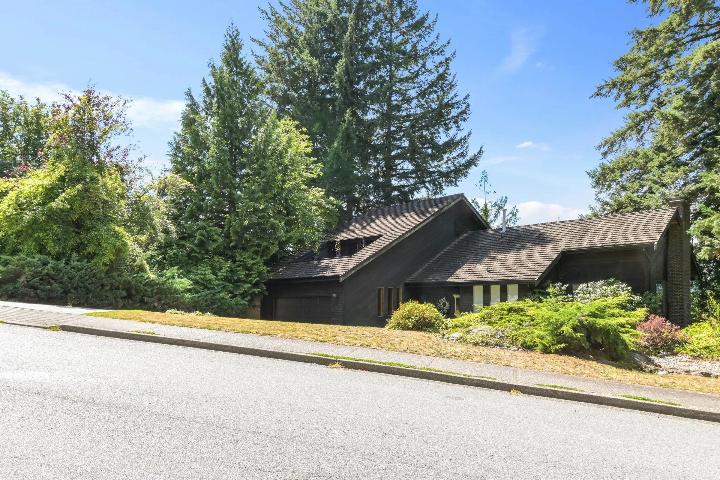 2704 St. Moritz Way