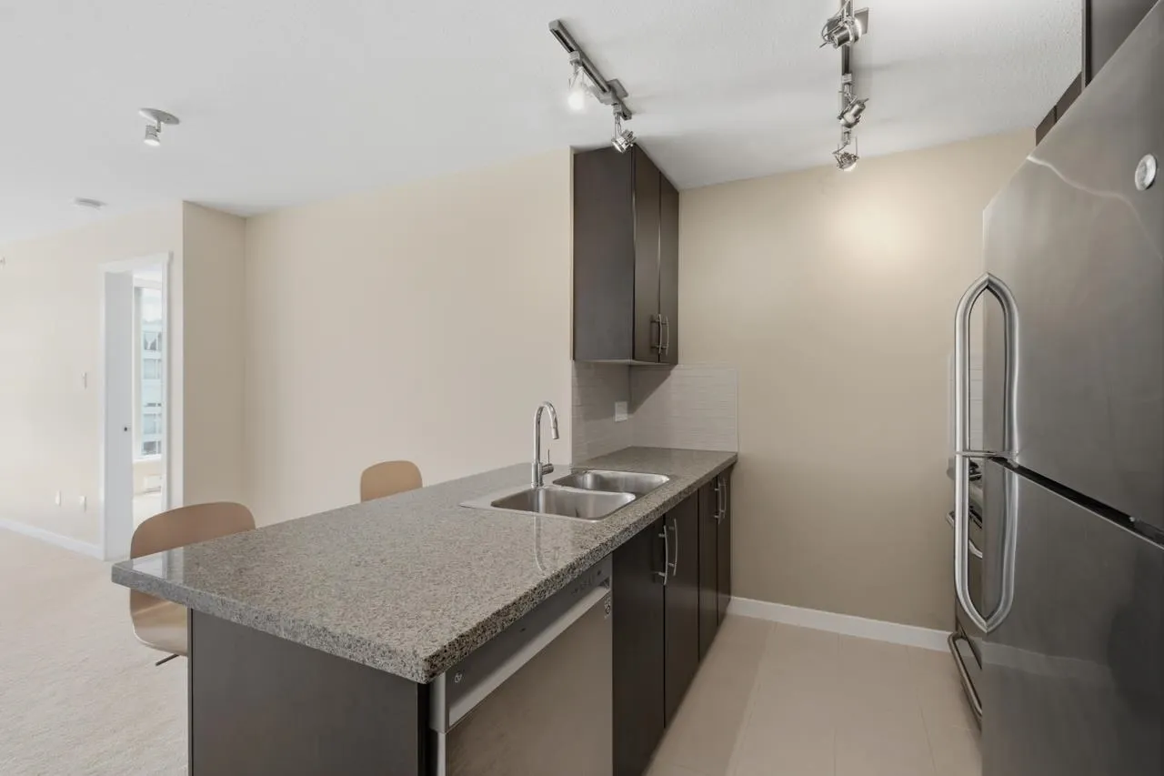 651 Nootka Way #1707