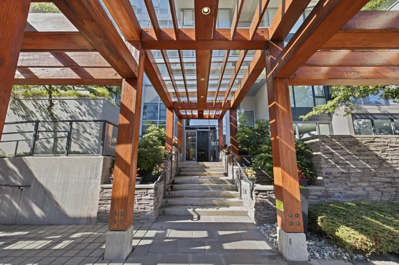 651 Nootka Way #1707