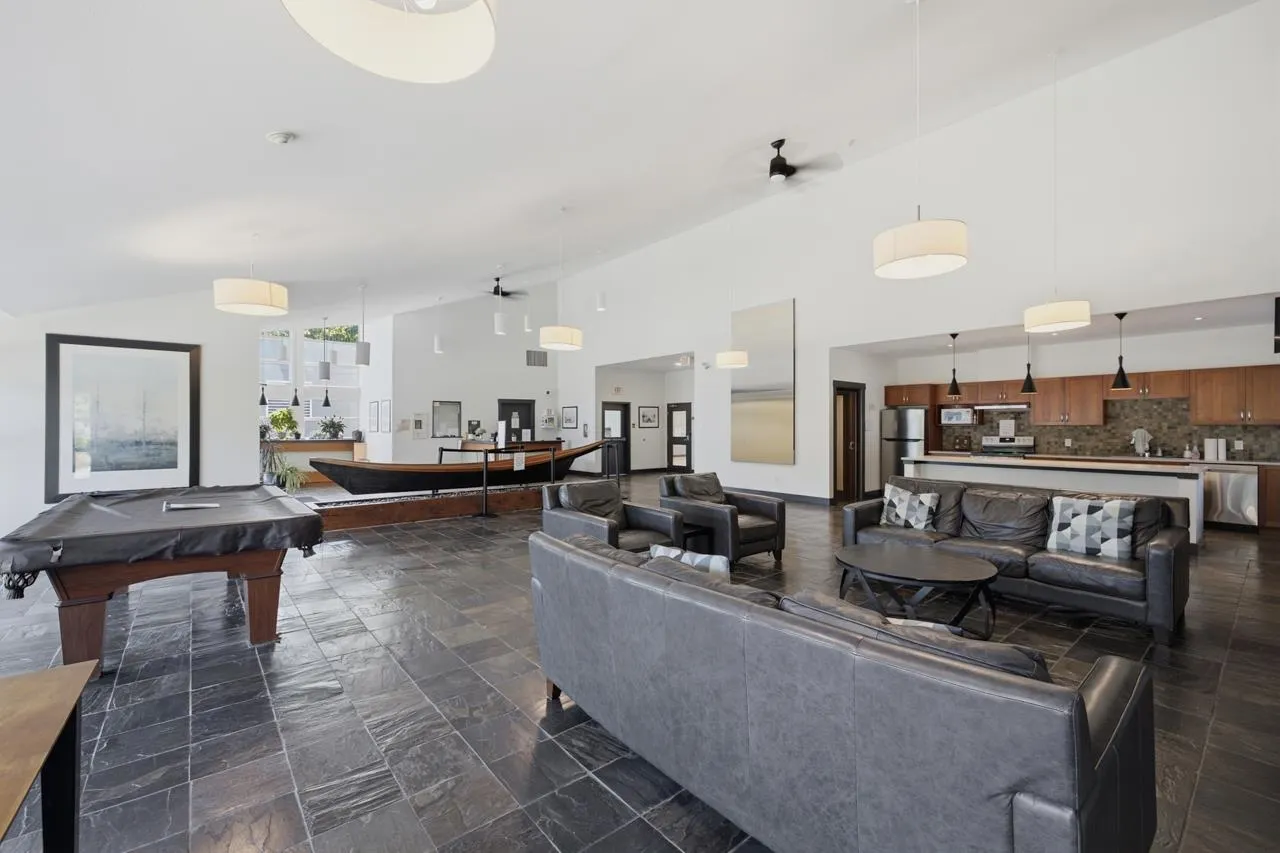 651 Nootka Way #1707