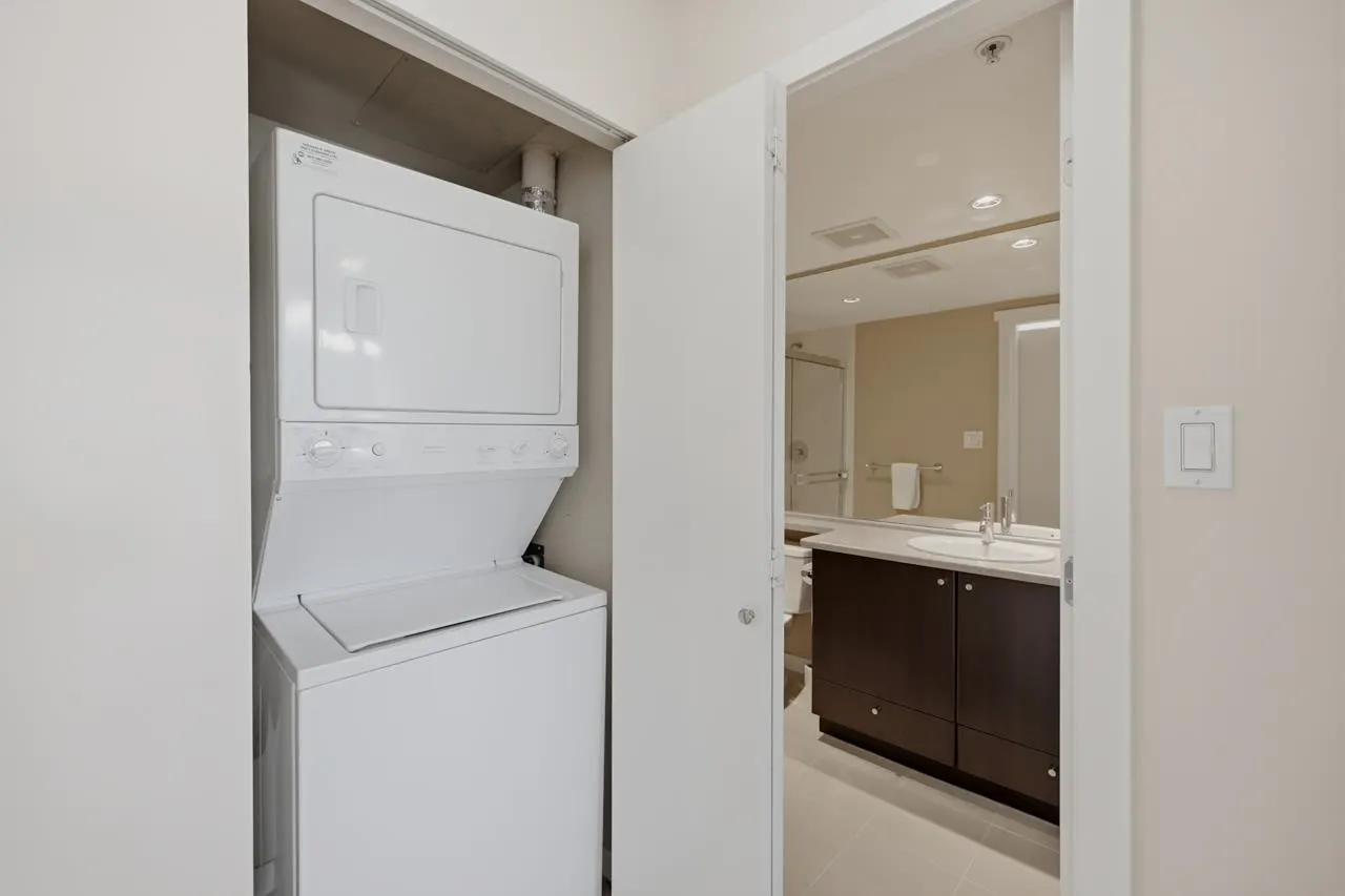 651 Nootka Way #1707