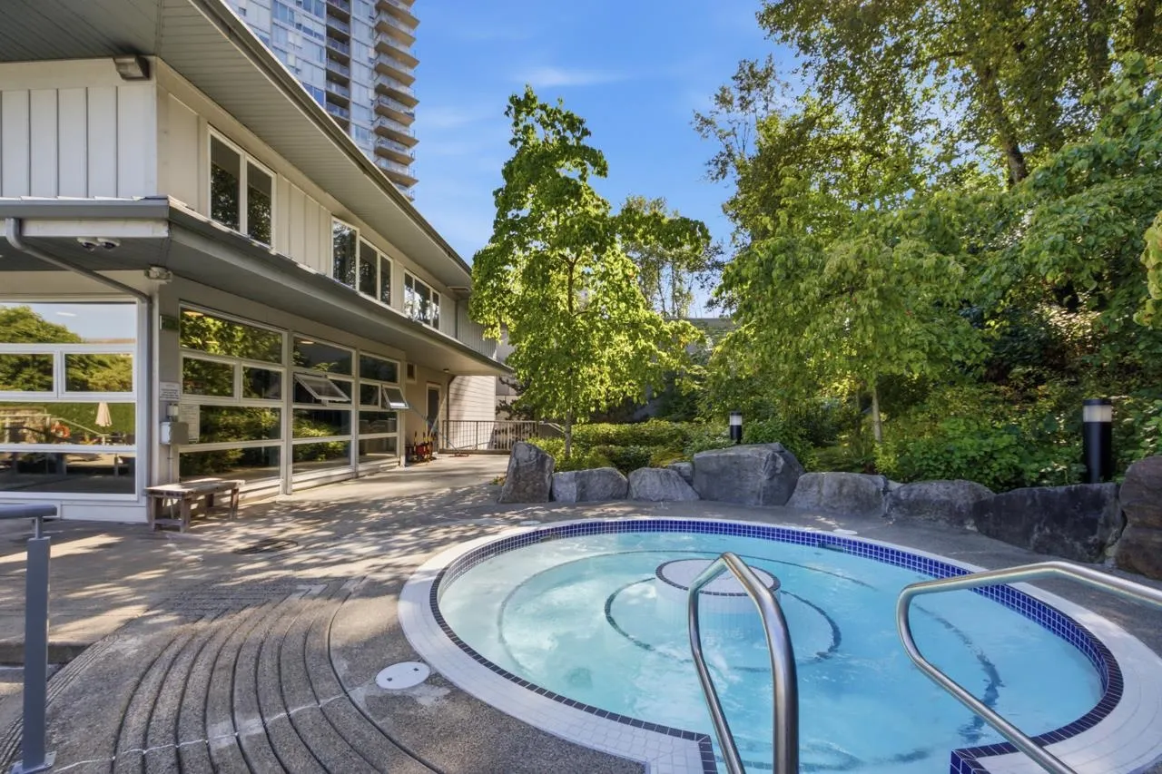 651 Nootka Way #1707