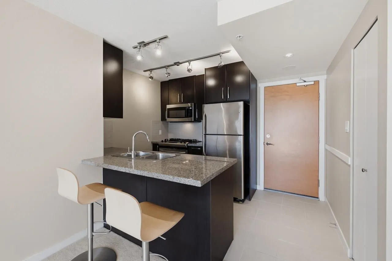 651 Nootka Way #1707