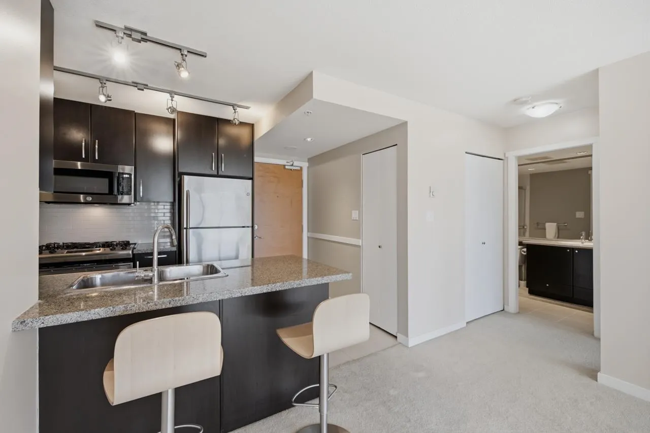 651 Nootka Way #1707