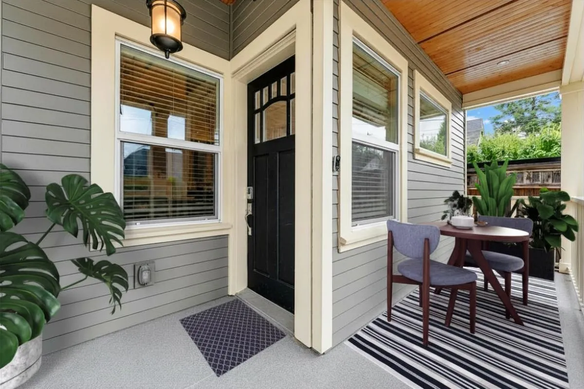 1136 E Pender Street #2