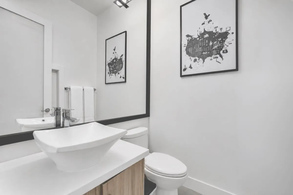 1136 E Pender Street #2