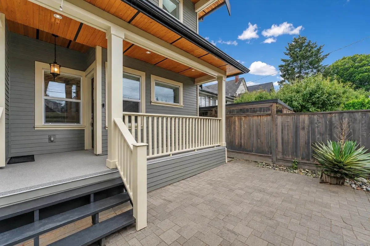 1136 E Pender Street #2