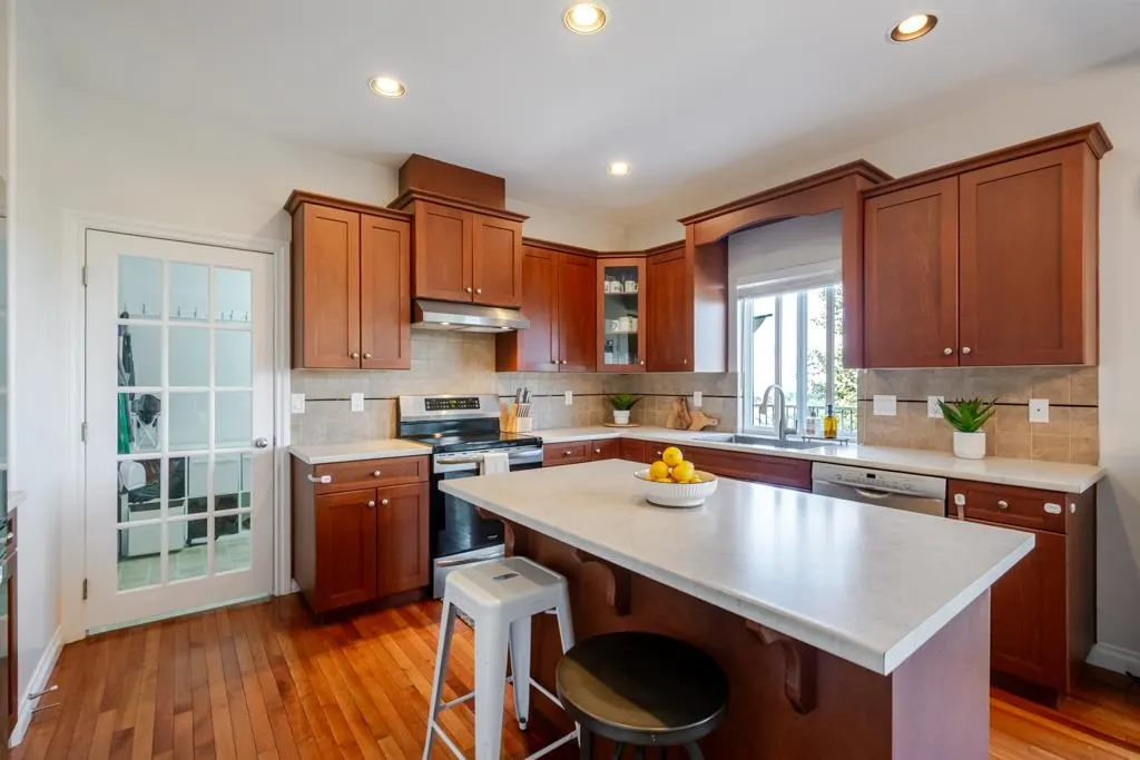 3379 Goldstream Drive