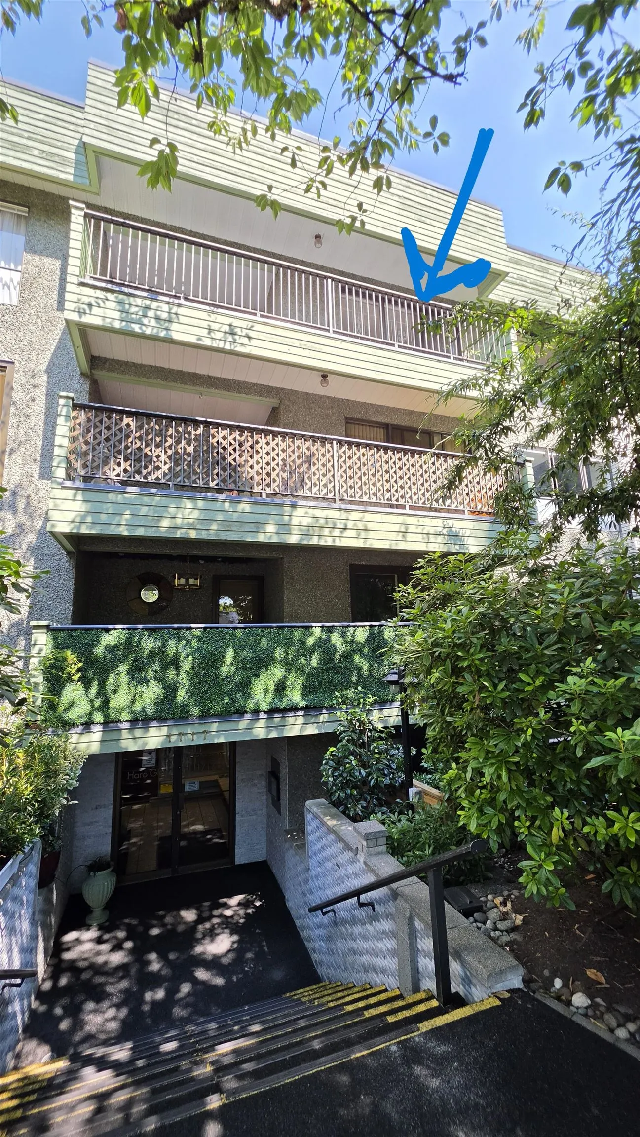 1717 Haro Street #406