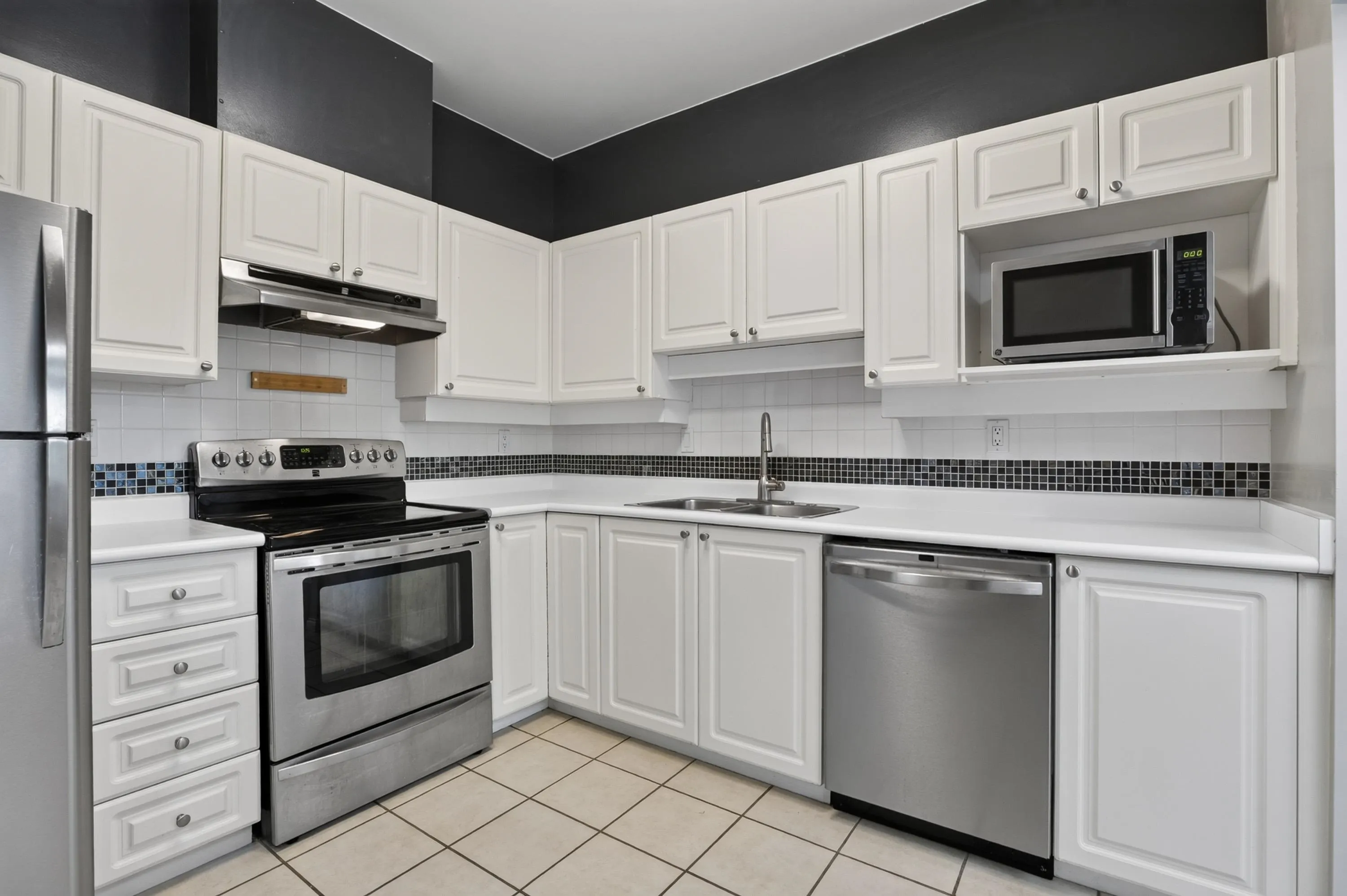 5646 200 Street #204
