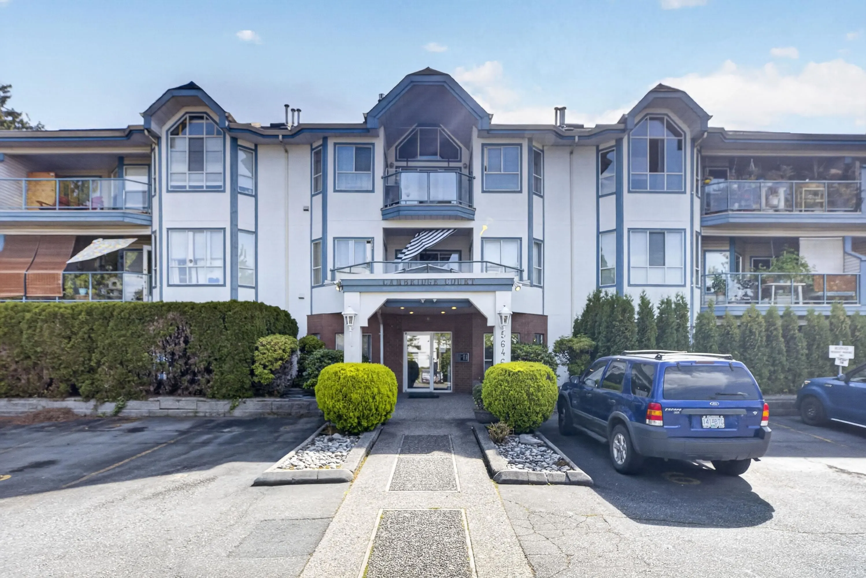 5646 200 Street #204