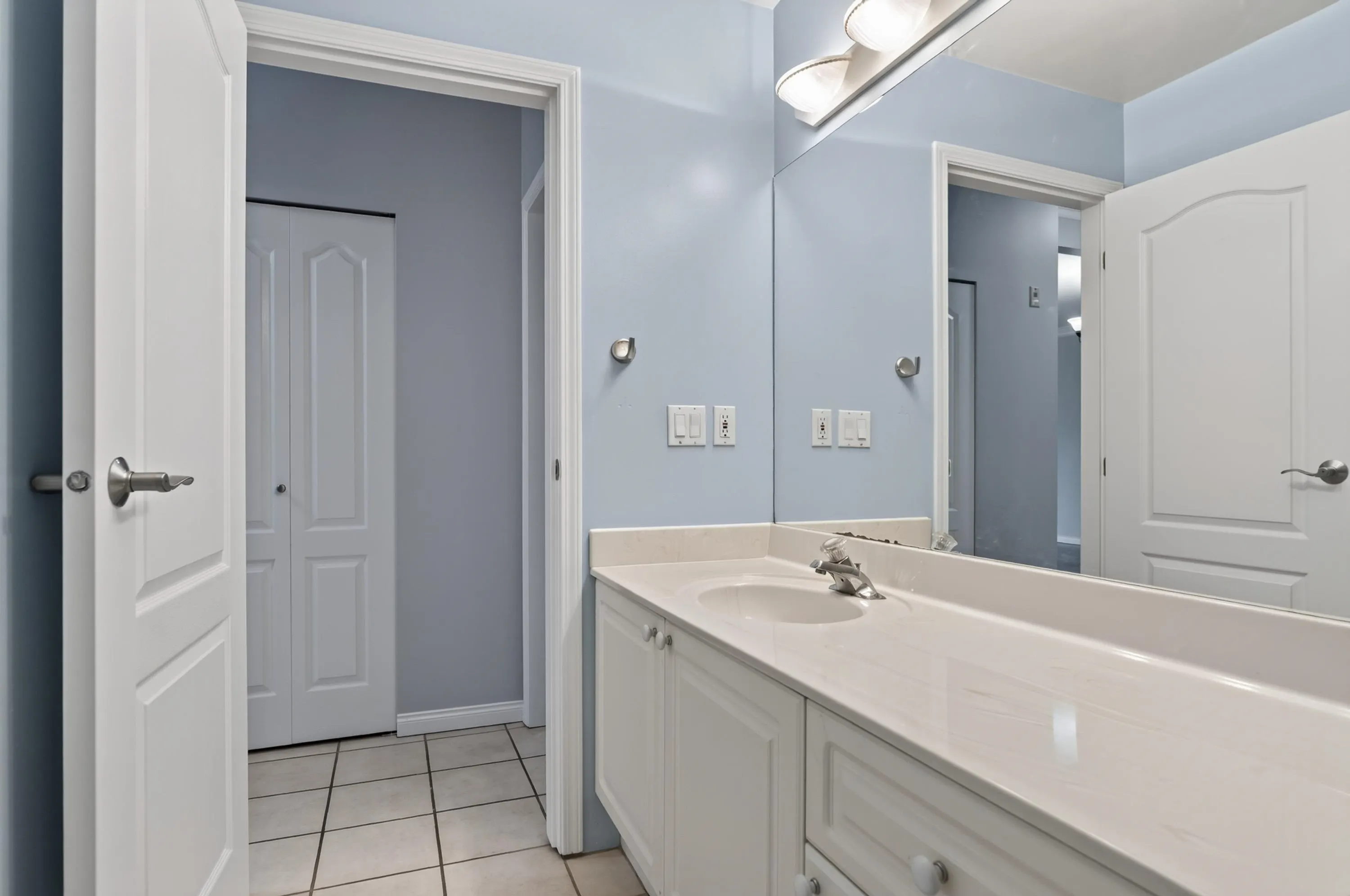 5646 200 Street #204