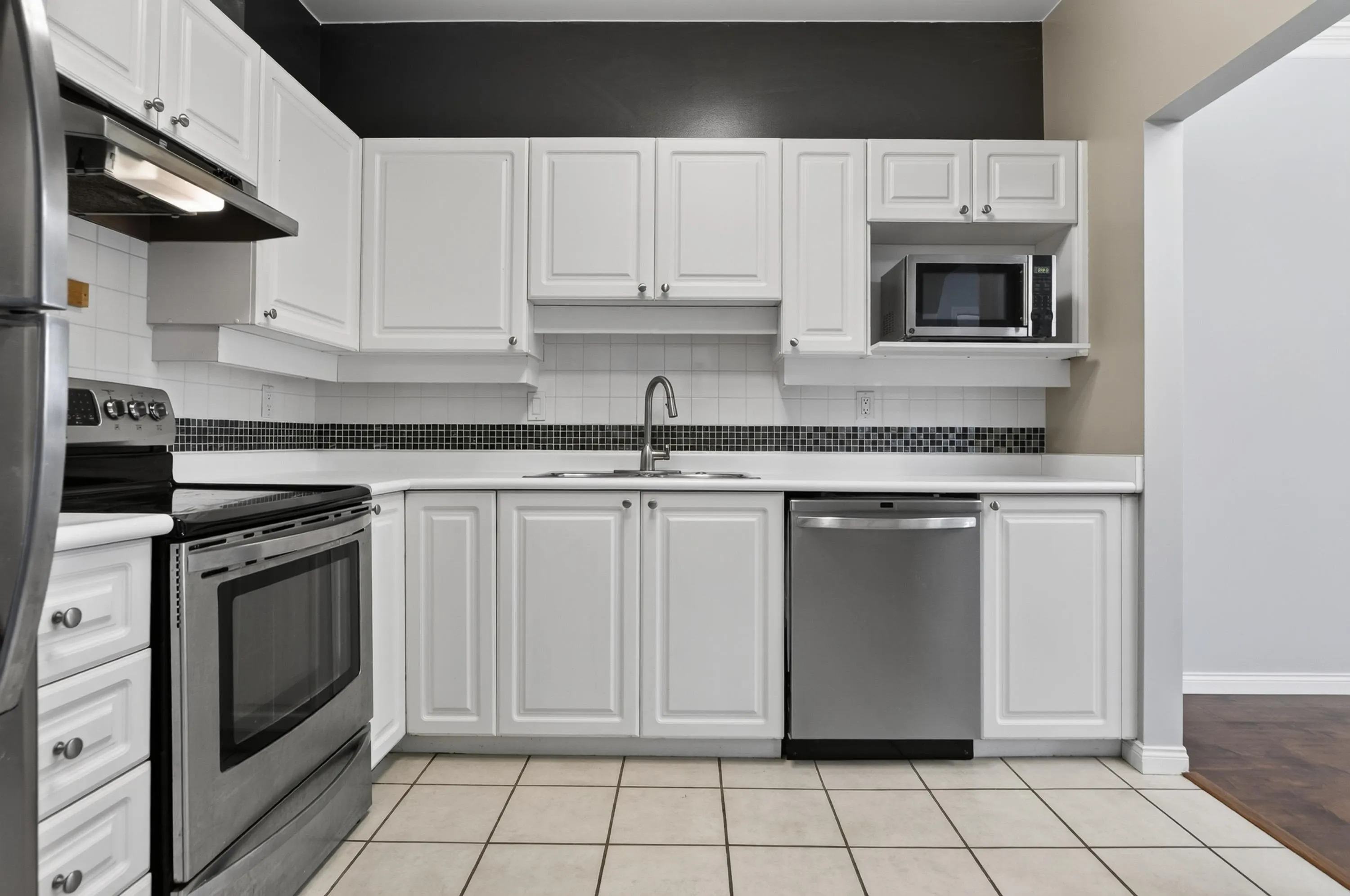5646 200 Street #204