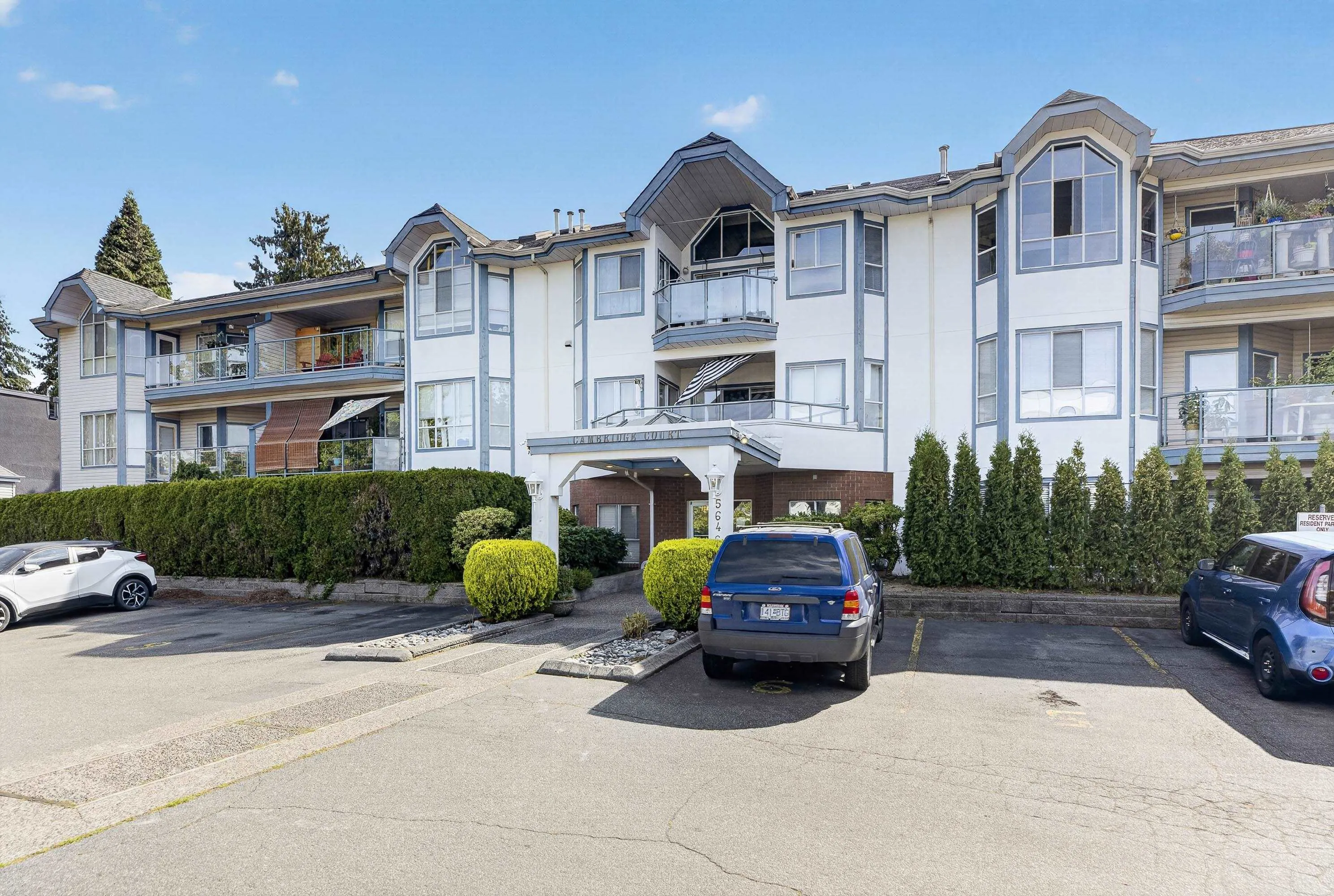 5646 200 Street #204