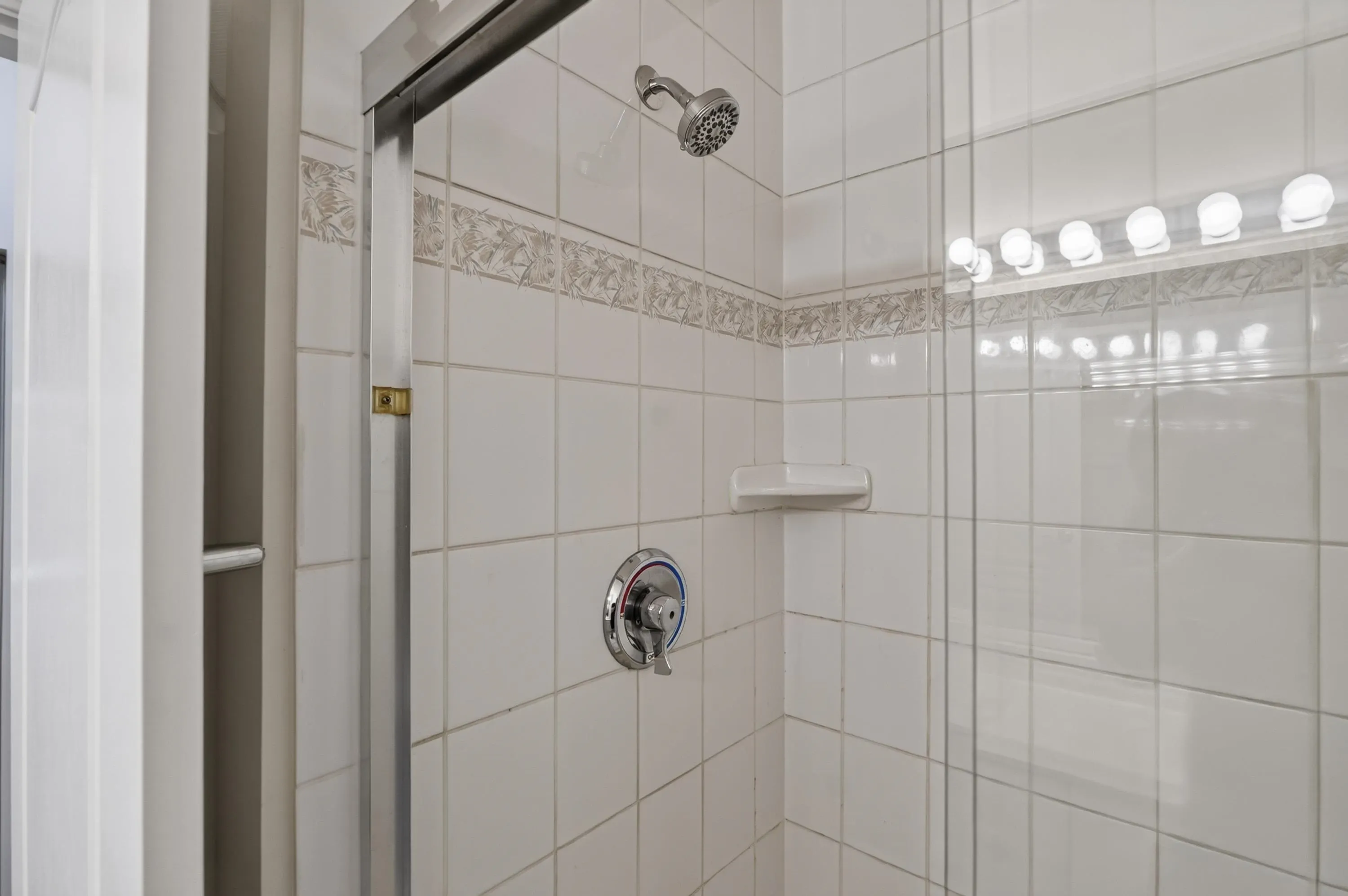 5646 200 Street #204