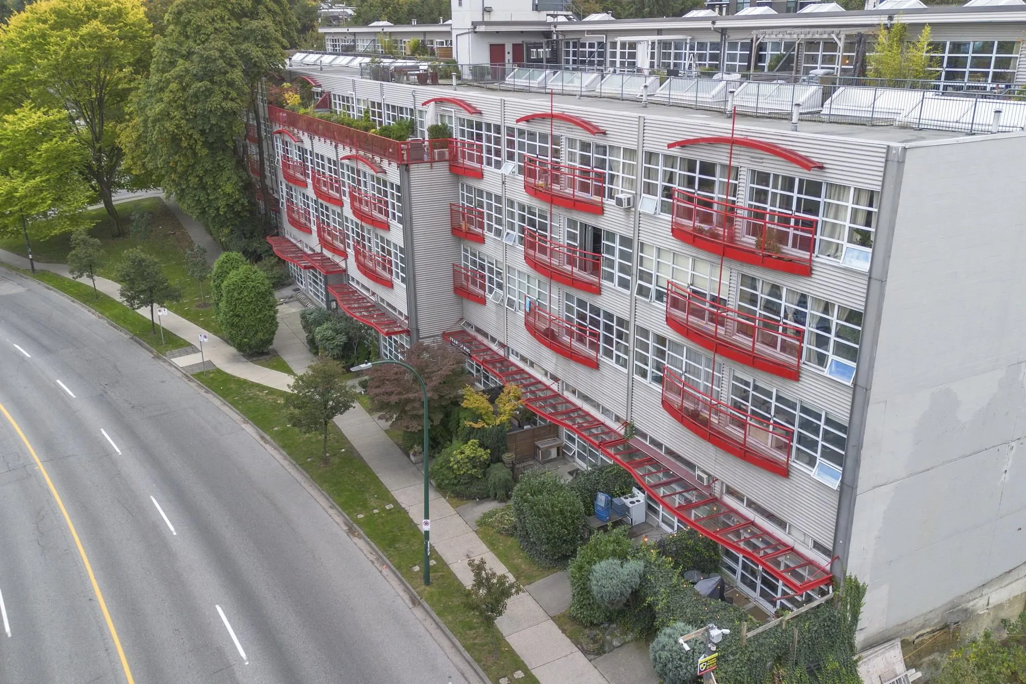 350 E 2nd Avenue #424