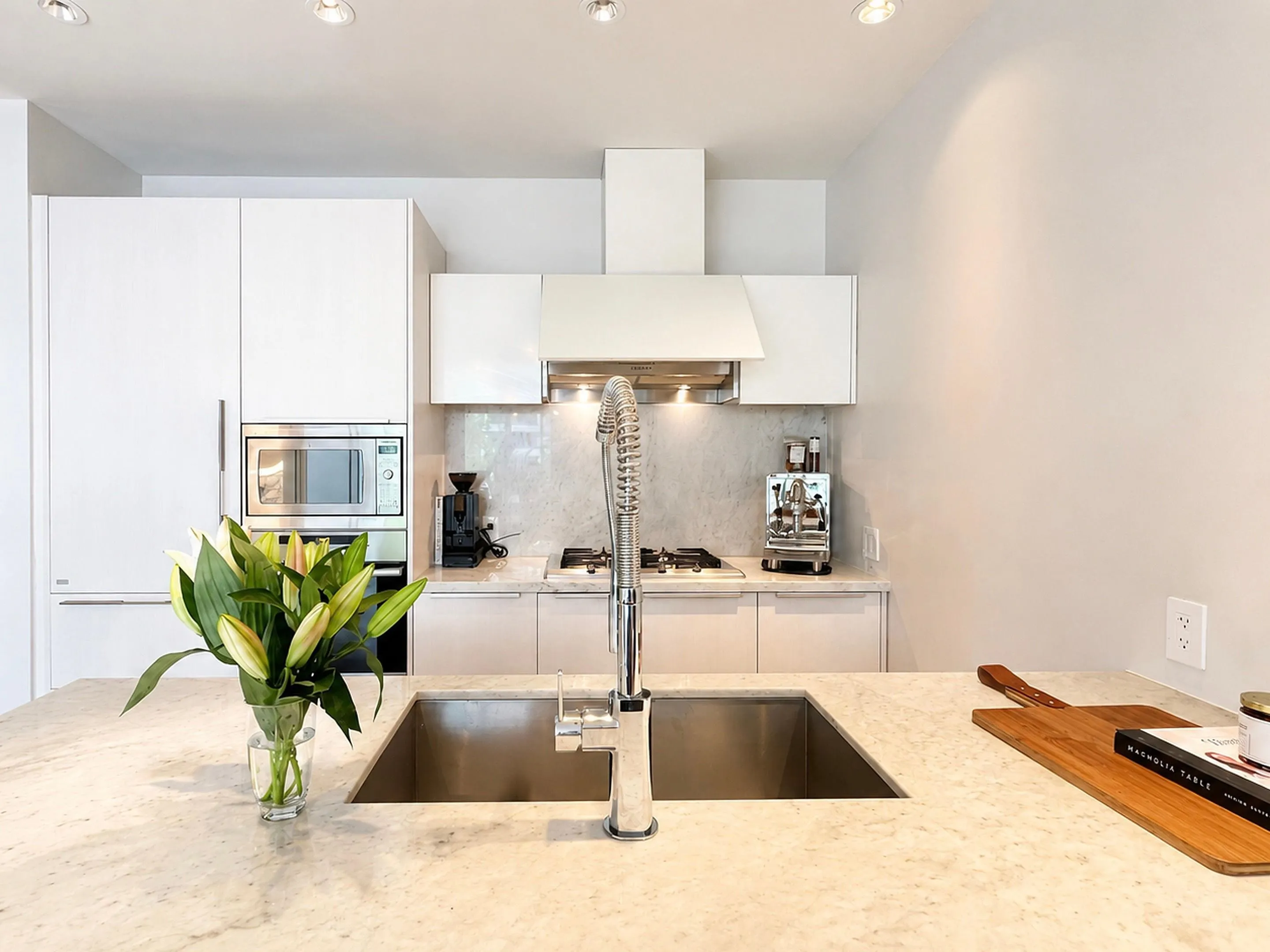 1633 Ontario Street #406