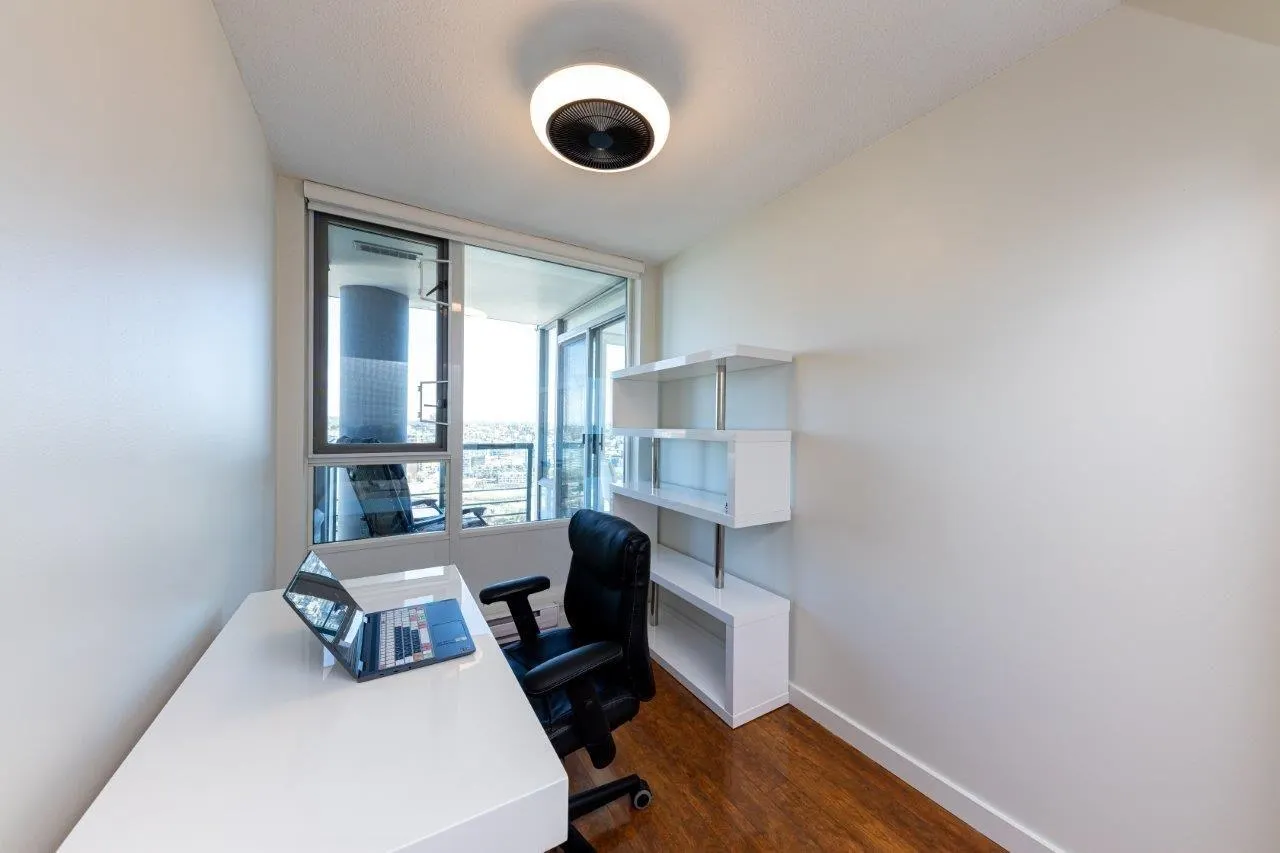 1033 Marinaside Crescent #2905