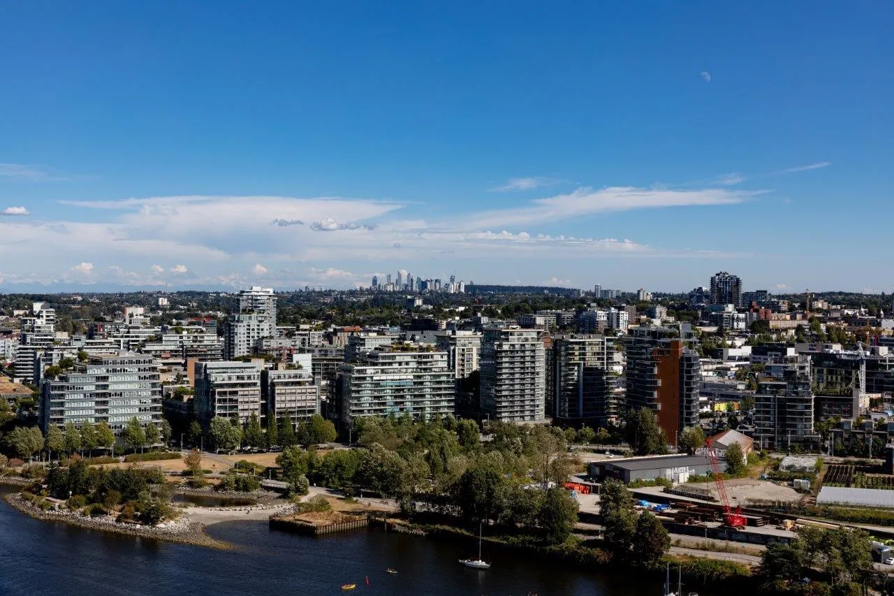 1033 Marinaside Crescent #2905