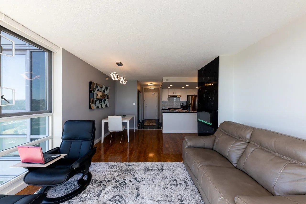 1033 Marinaside Crescent #2905