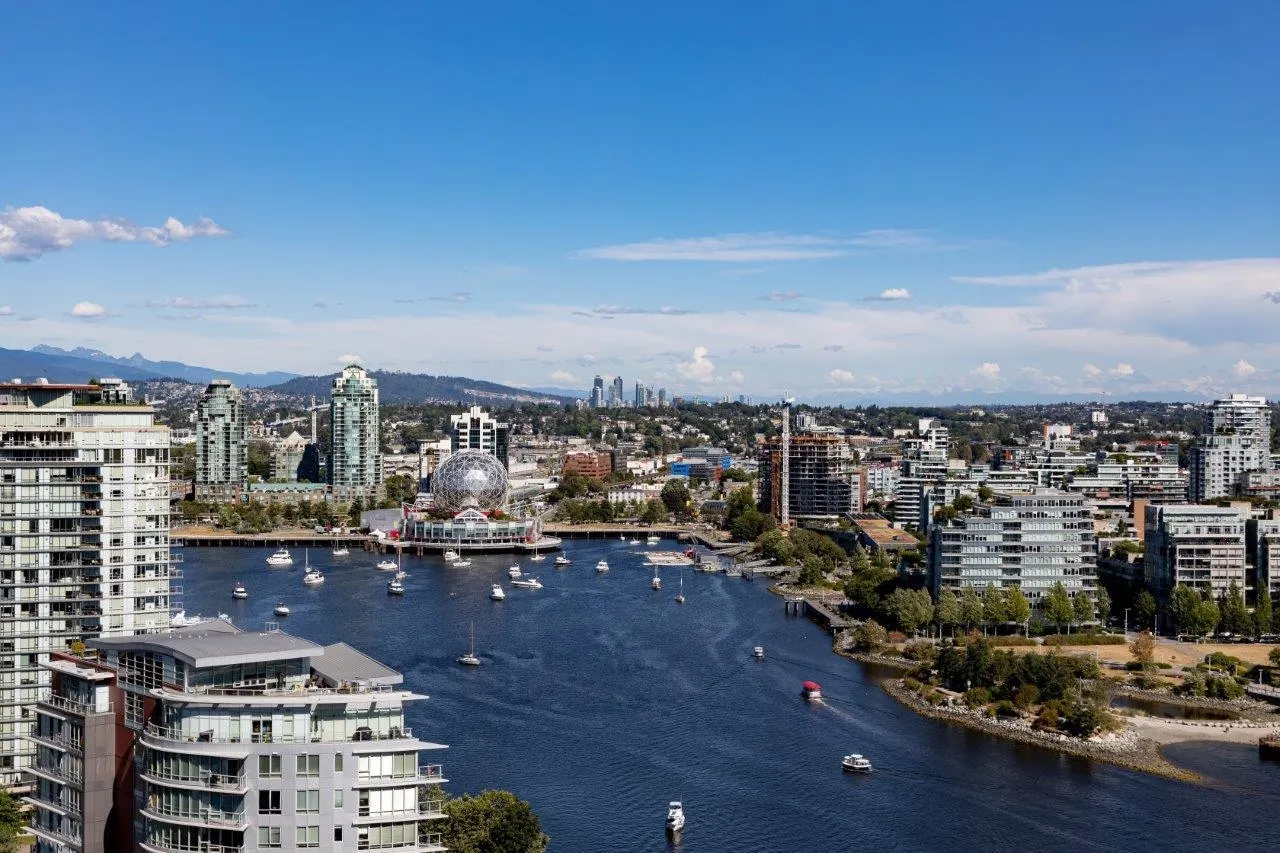1033 Marinaside Crescent #2905