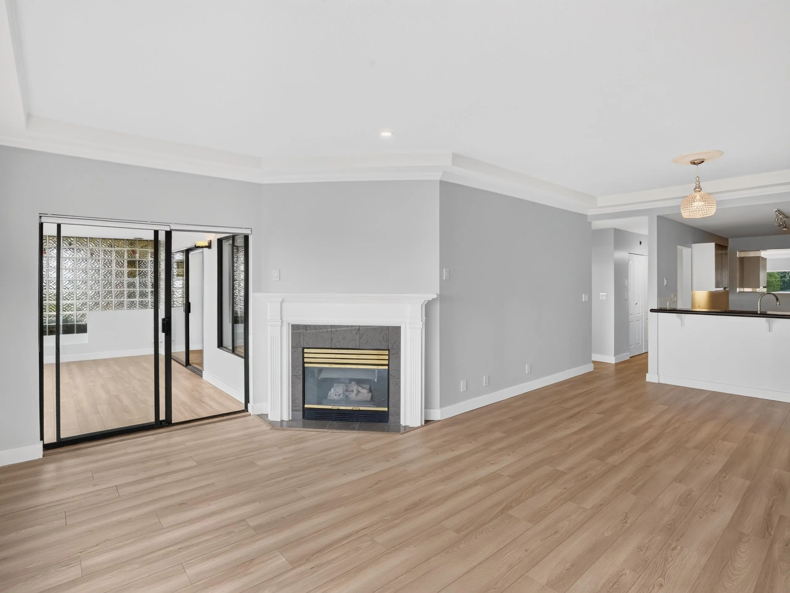 15176 Buena Vista Avenue #204