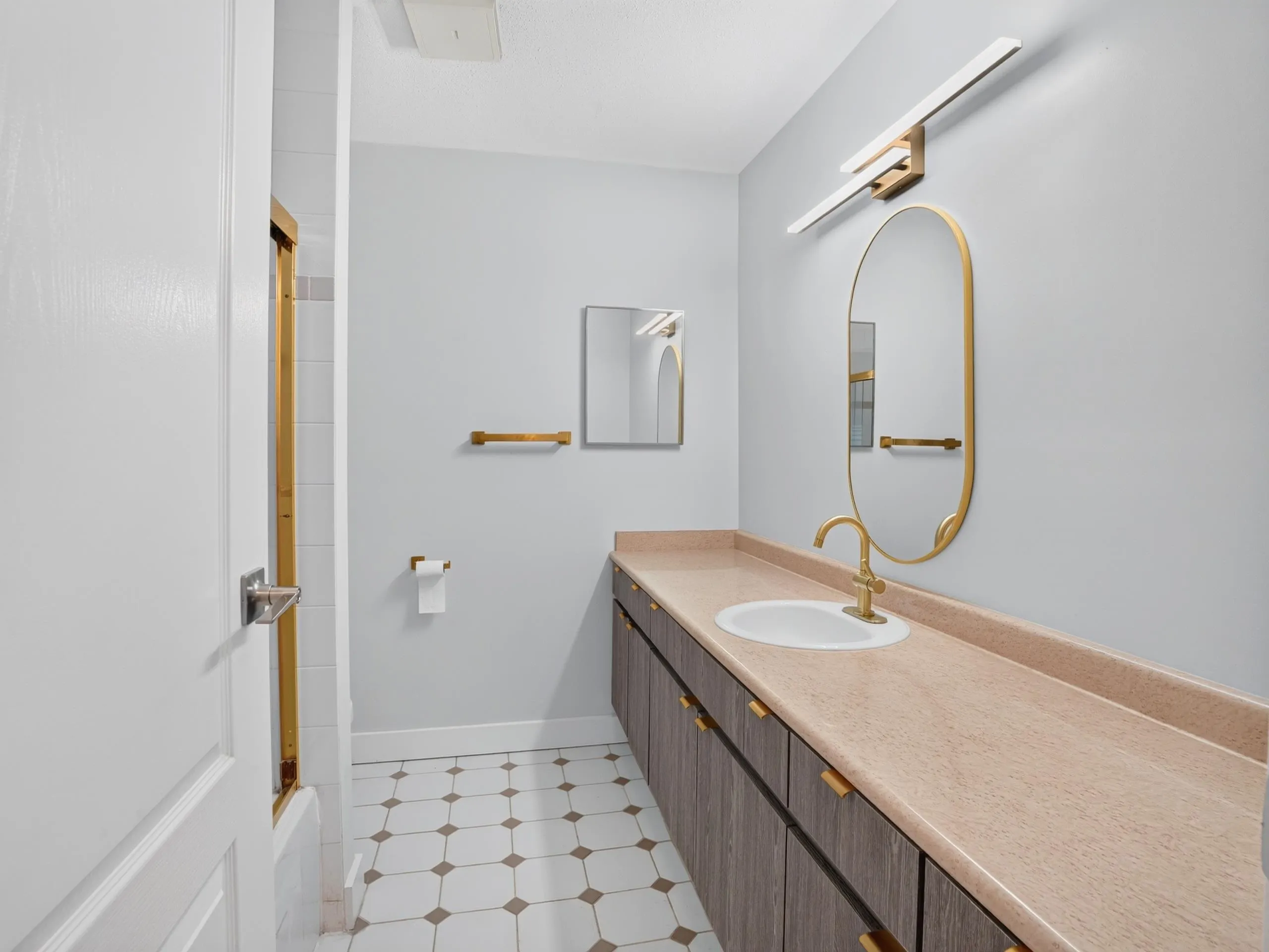 15176 Buena Vista Avenue #204
