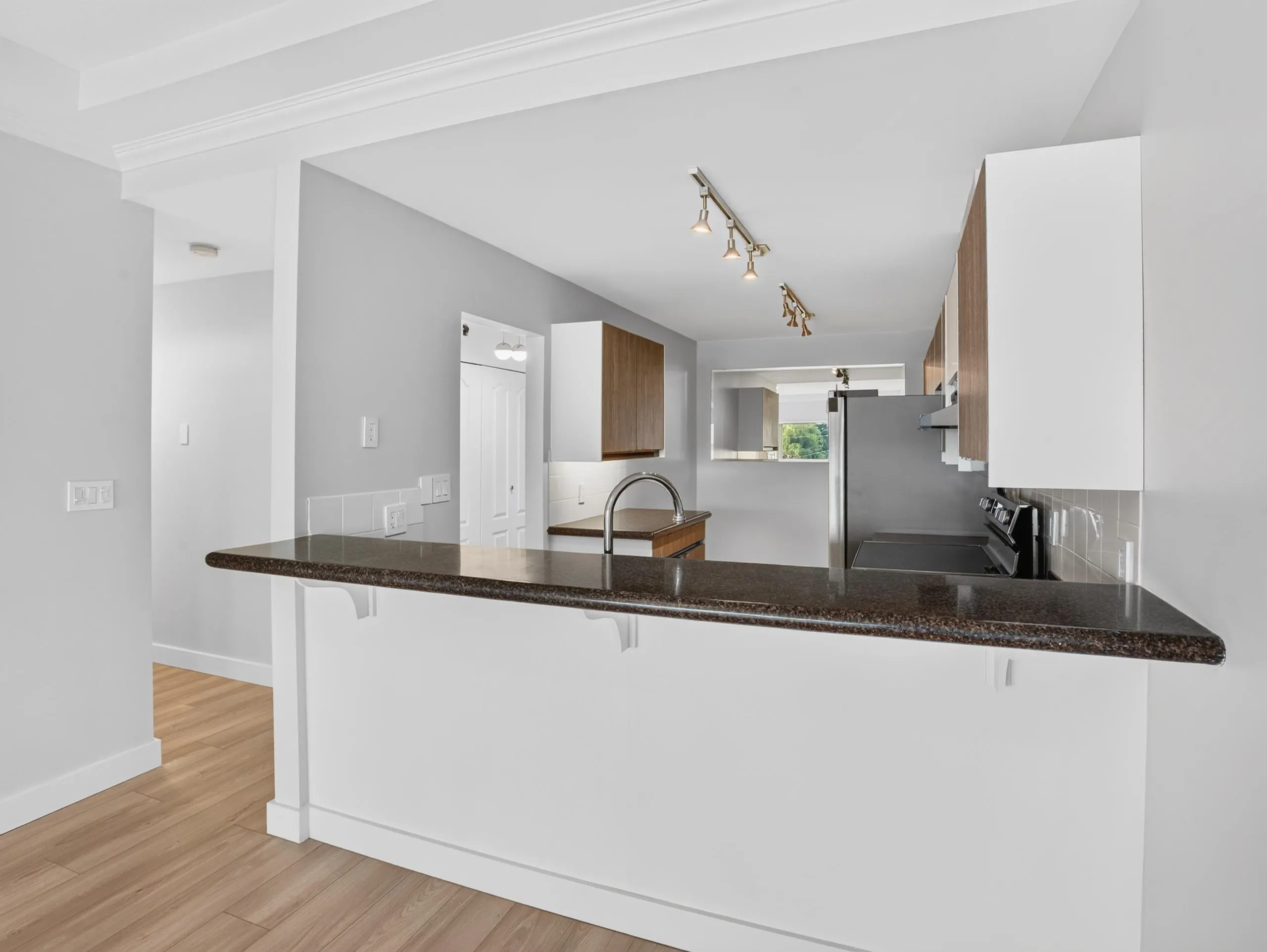 15176 Buena Vista Avenue #204