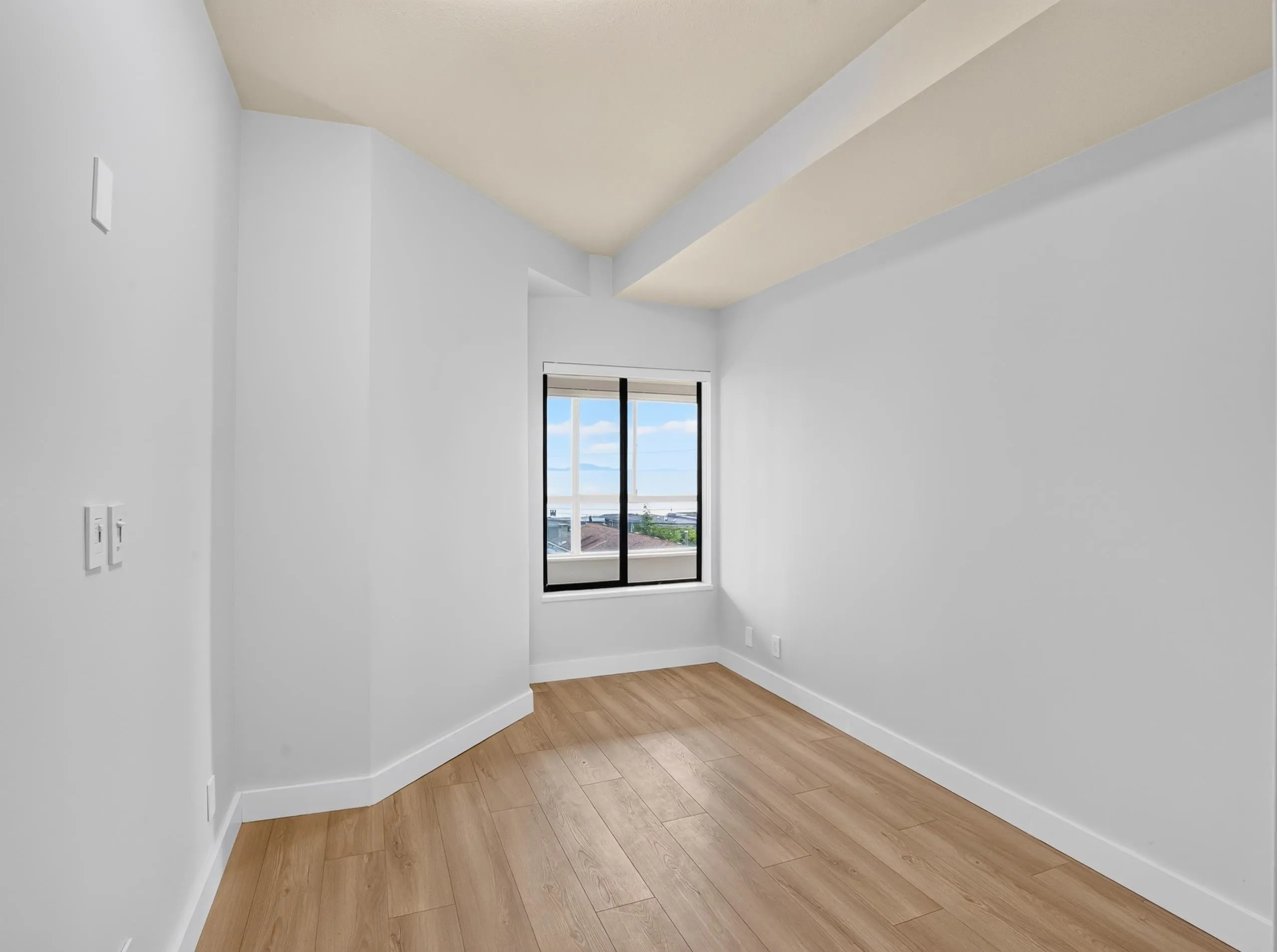 15176 Buena Vista Avenue #204