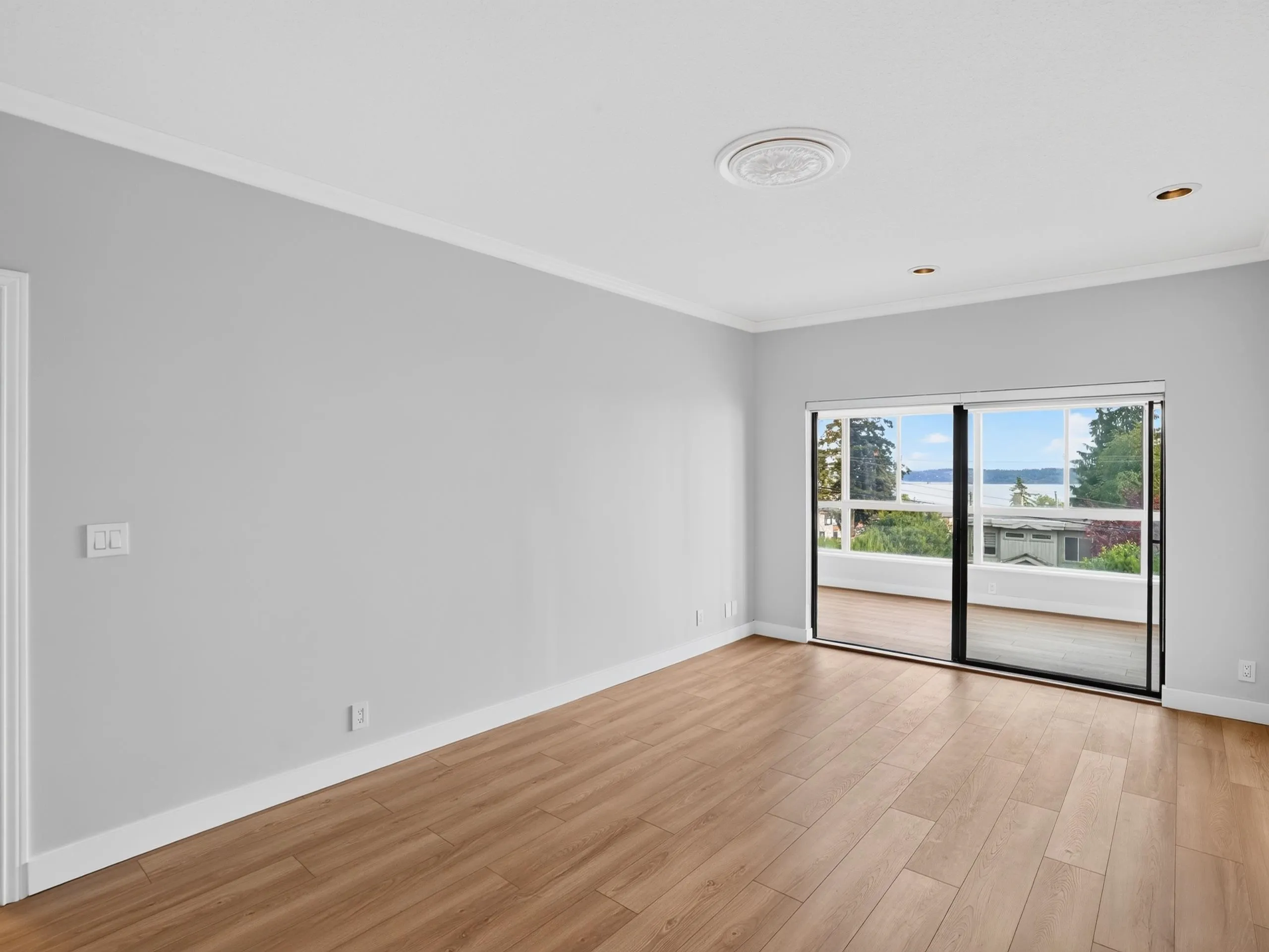 15176 Buena Vista Avenue #204