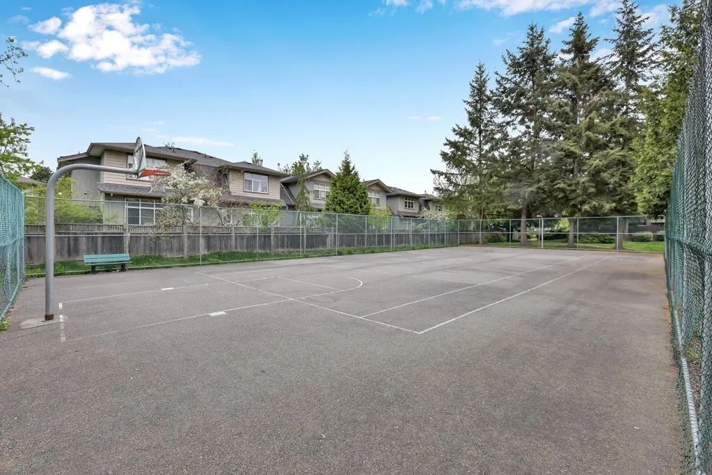 7486 138 Street #165