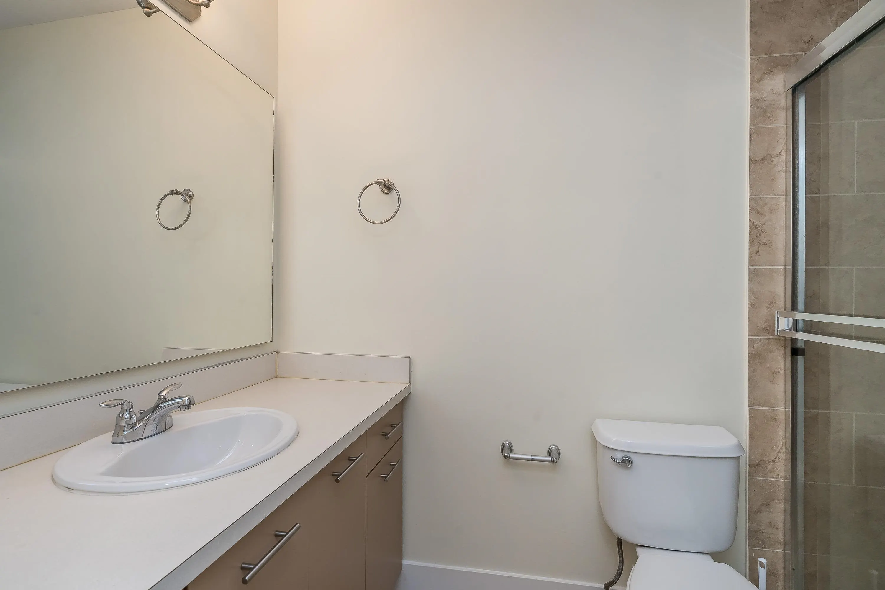 19319 72 Avenue #D2