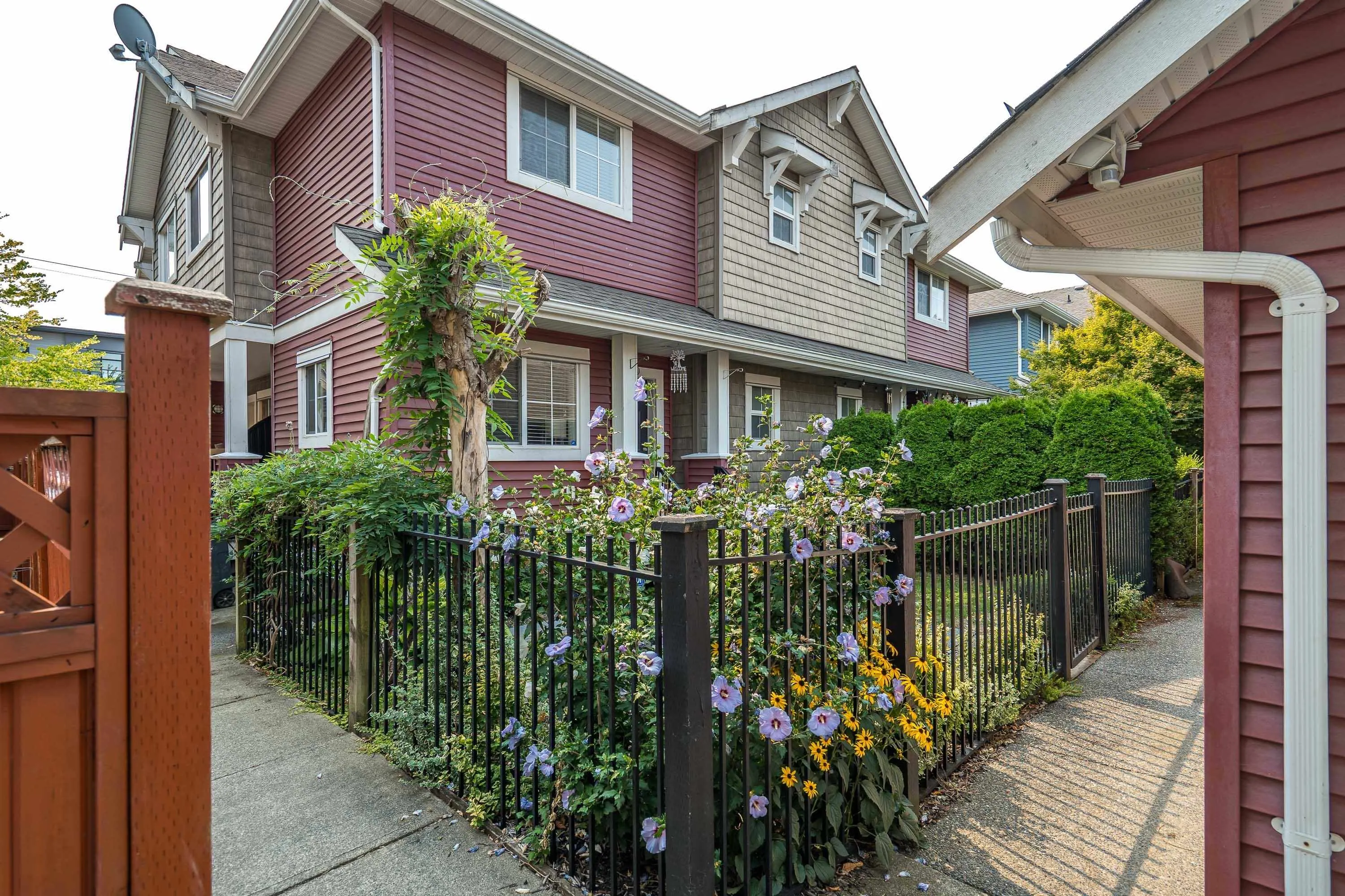 19319 72 Avenue #D2
