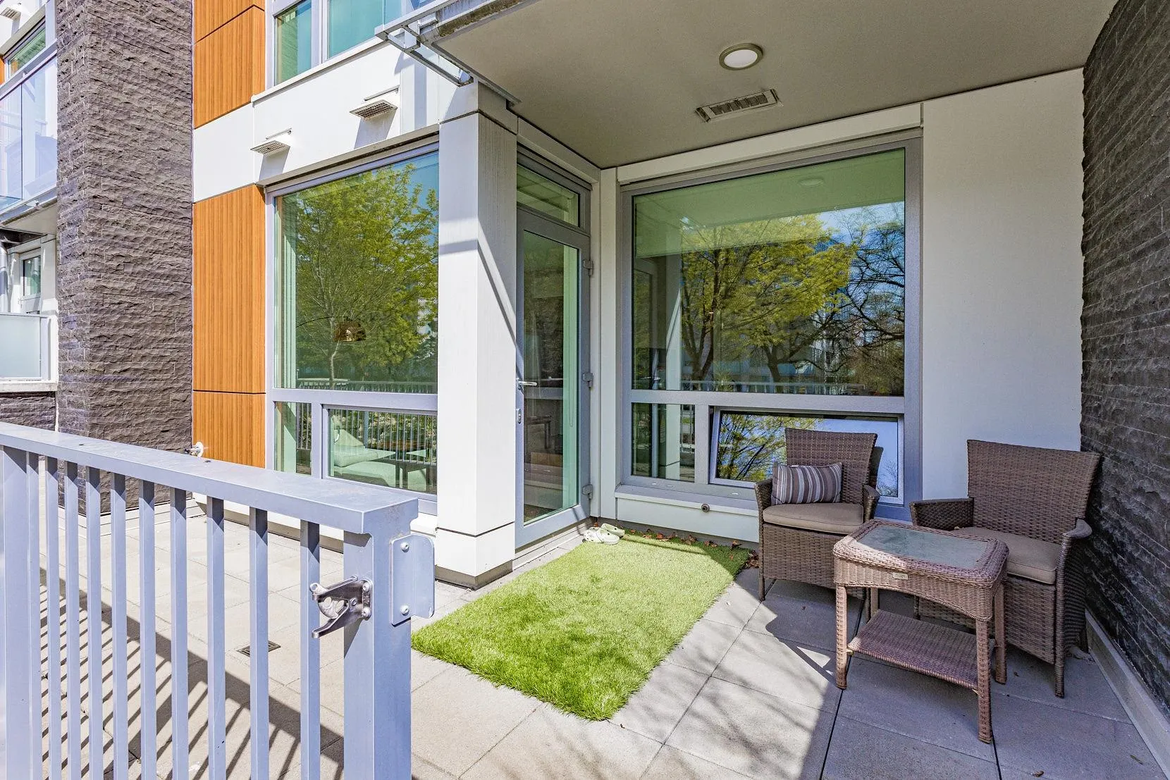 5058 Cambie Street #108