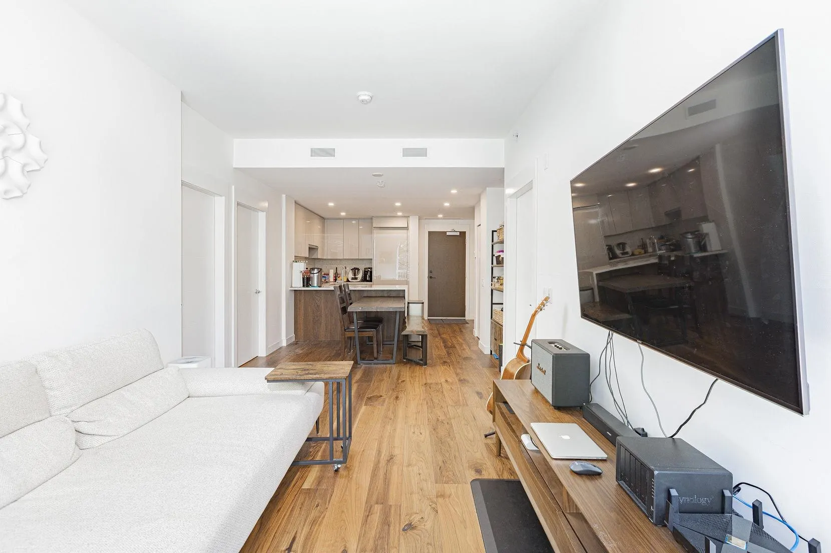 5058 Cambie Street #108