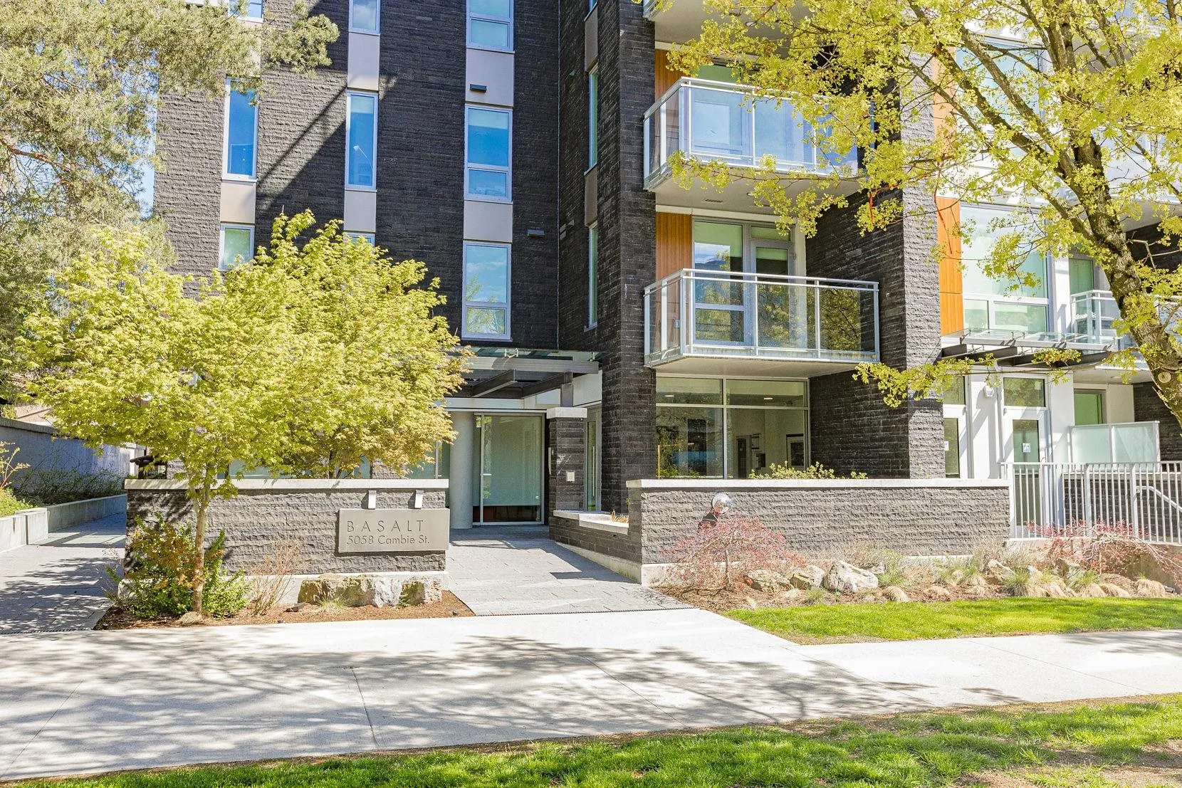 5058 Cambie Street #108