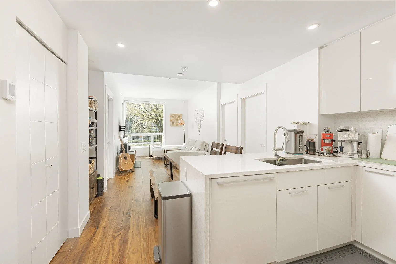 5058 Cambie Street #108