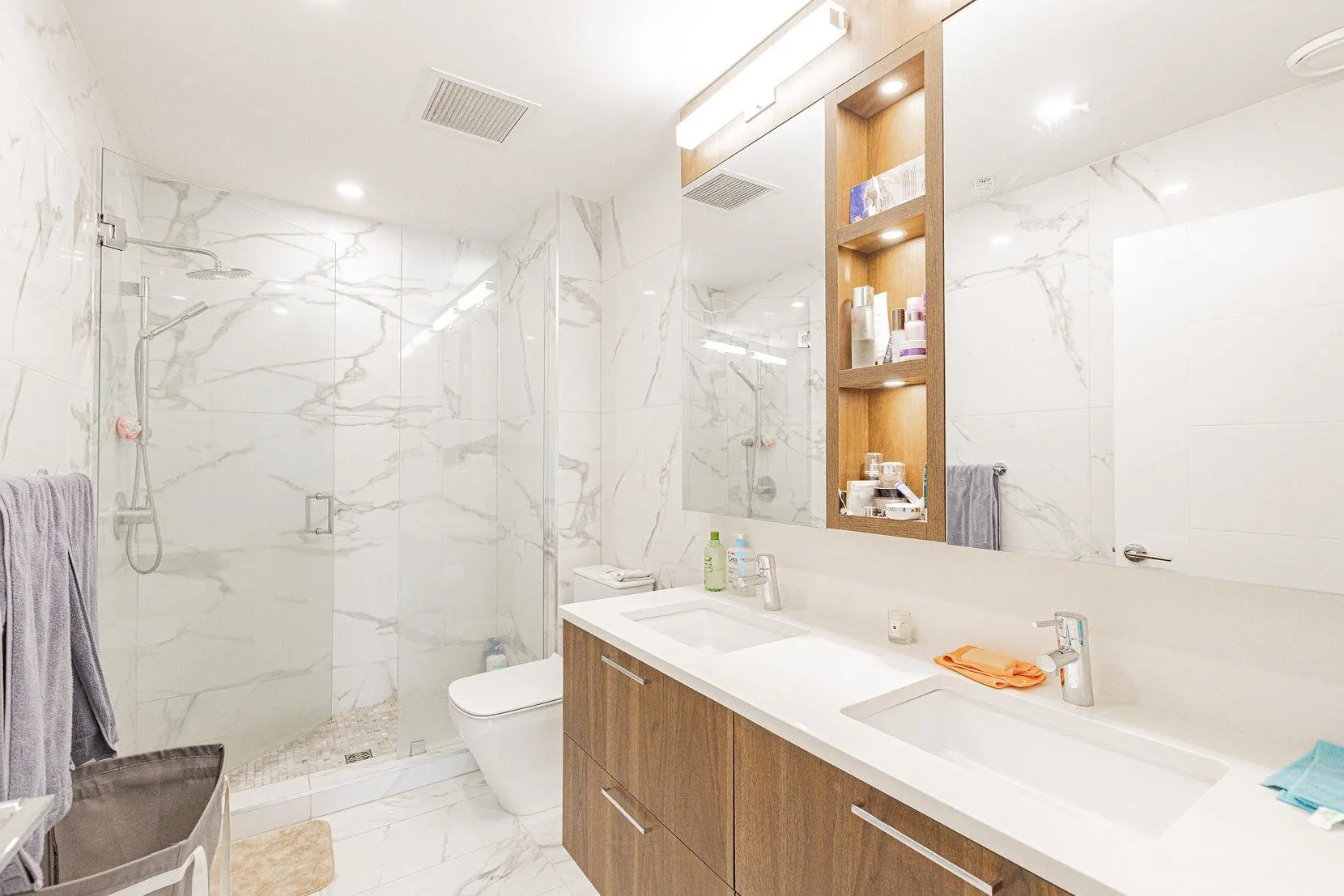 5058 Cambie Street #108