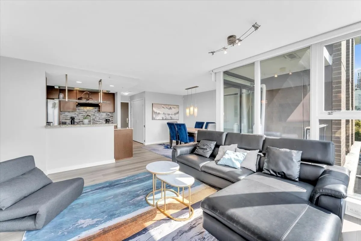 583 Beach Crescent #705