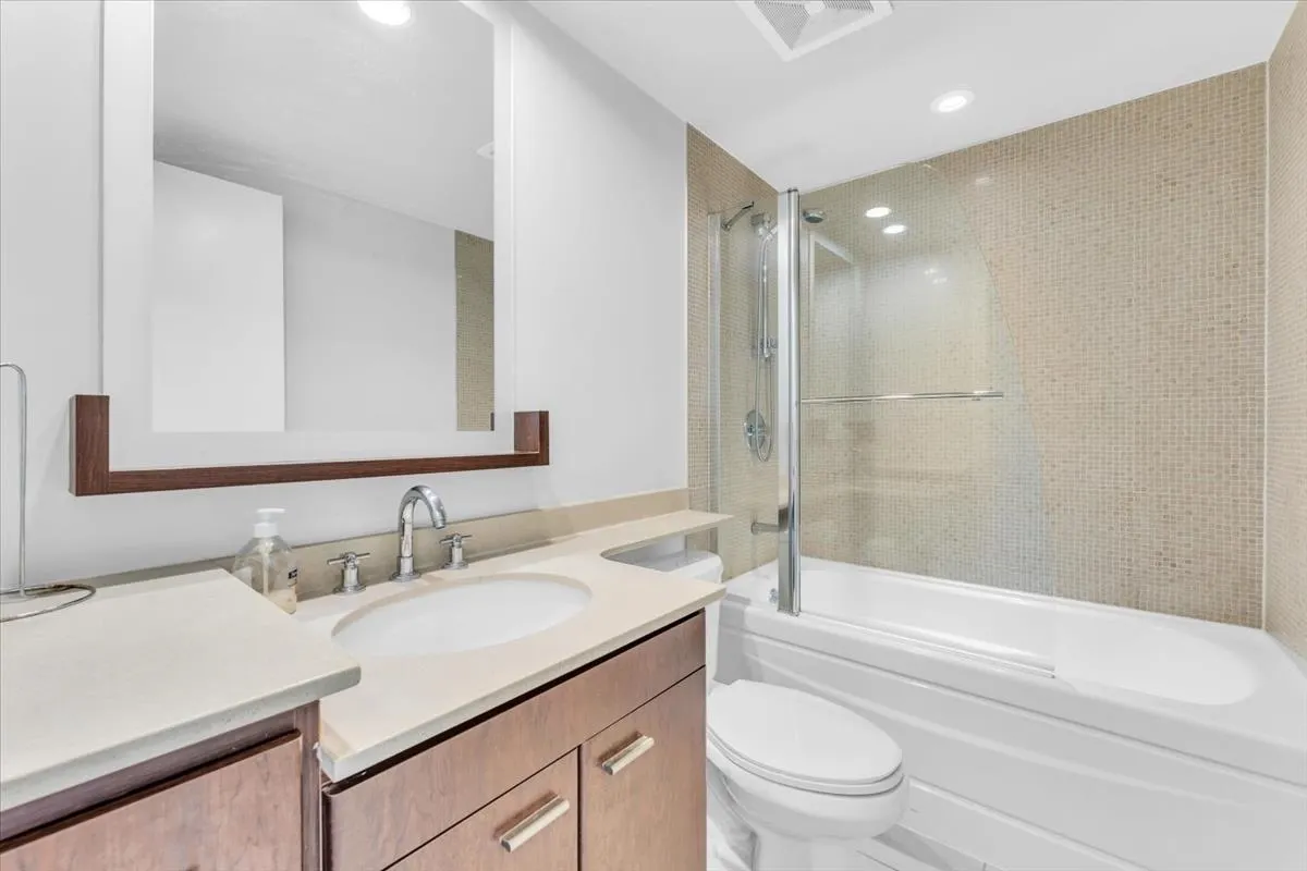 583 Beach Crescent #705