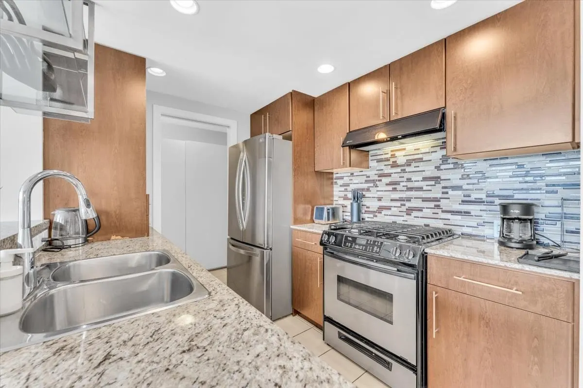583 Beach Crescent #705